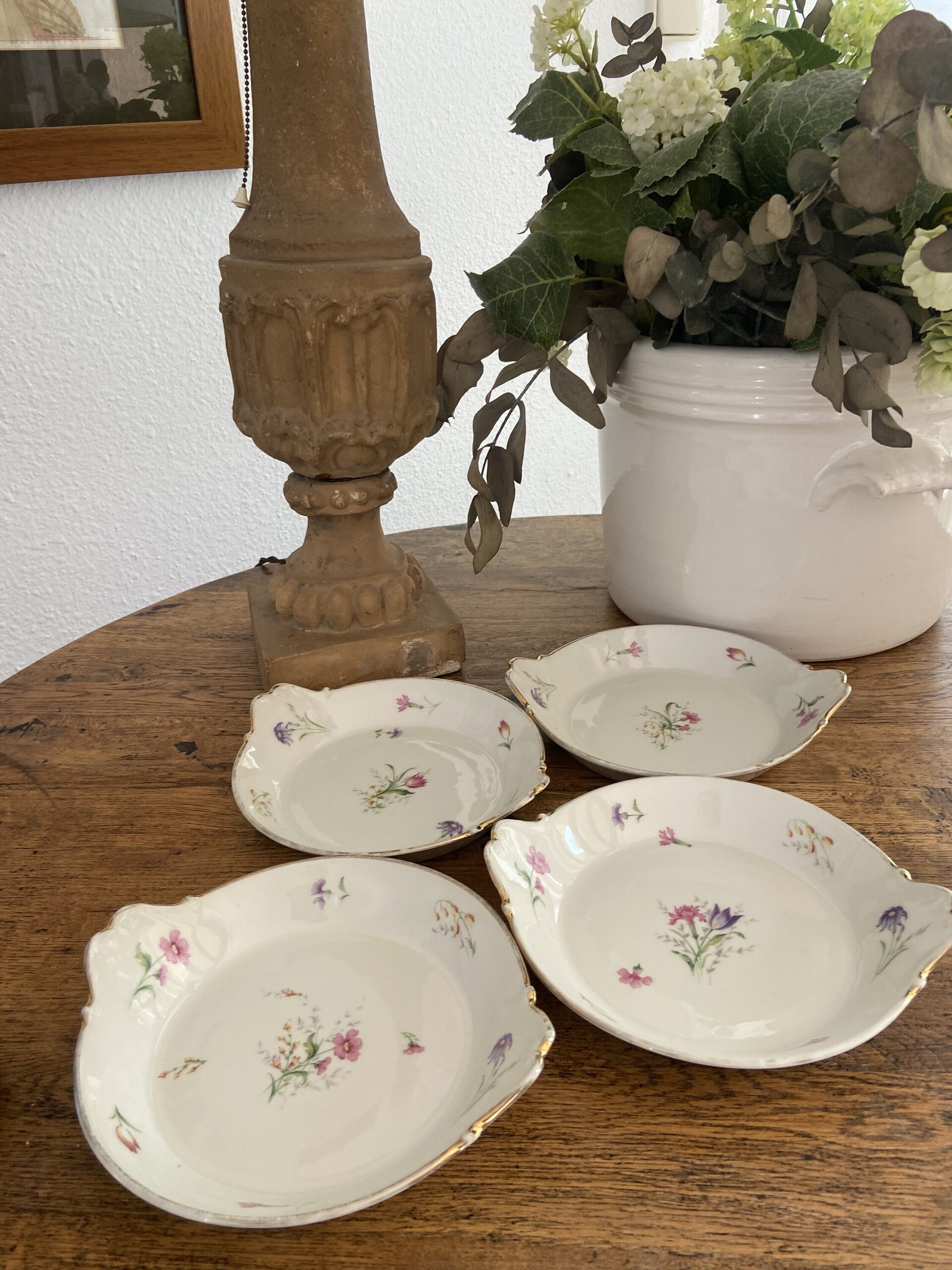 4 fuentes individuales en porcelana francesa de "Limoges". - 4