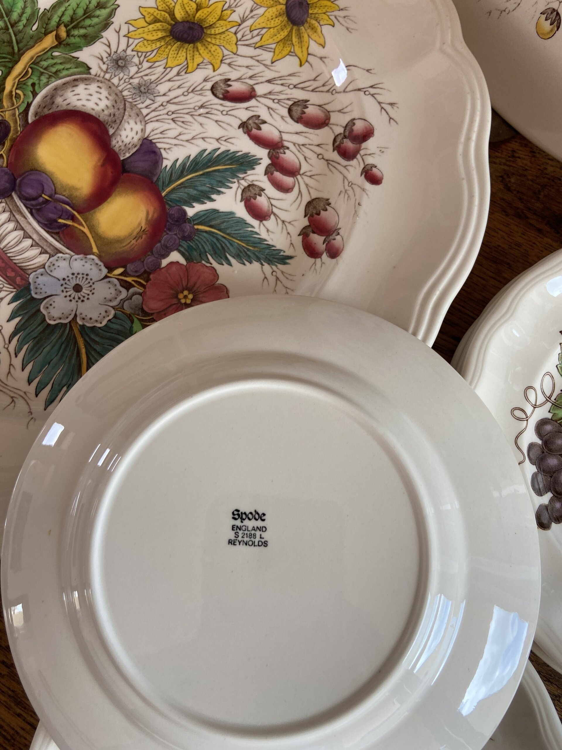 Fuente y 6 platos de merienda en loza inglesa "Spode". - 7