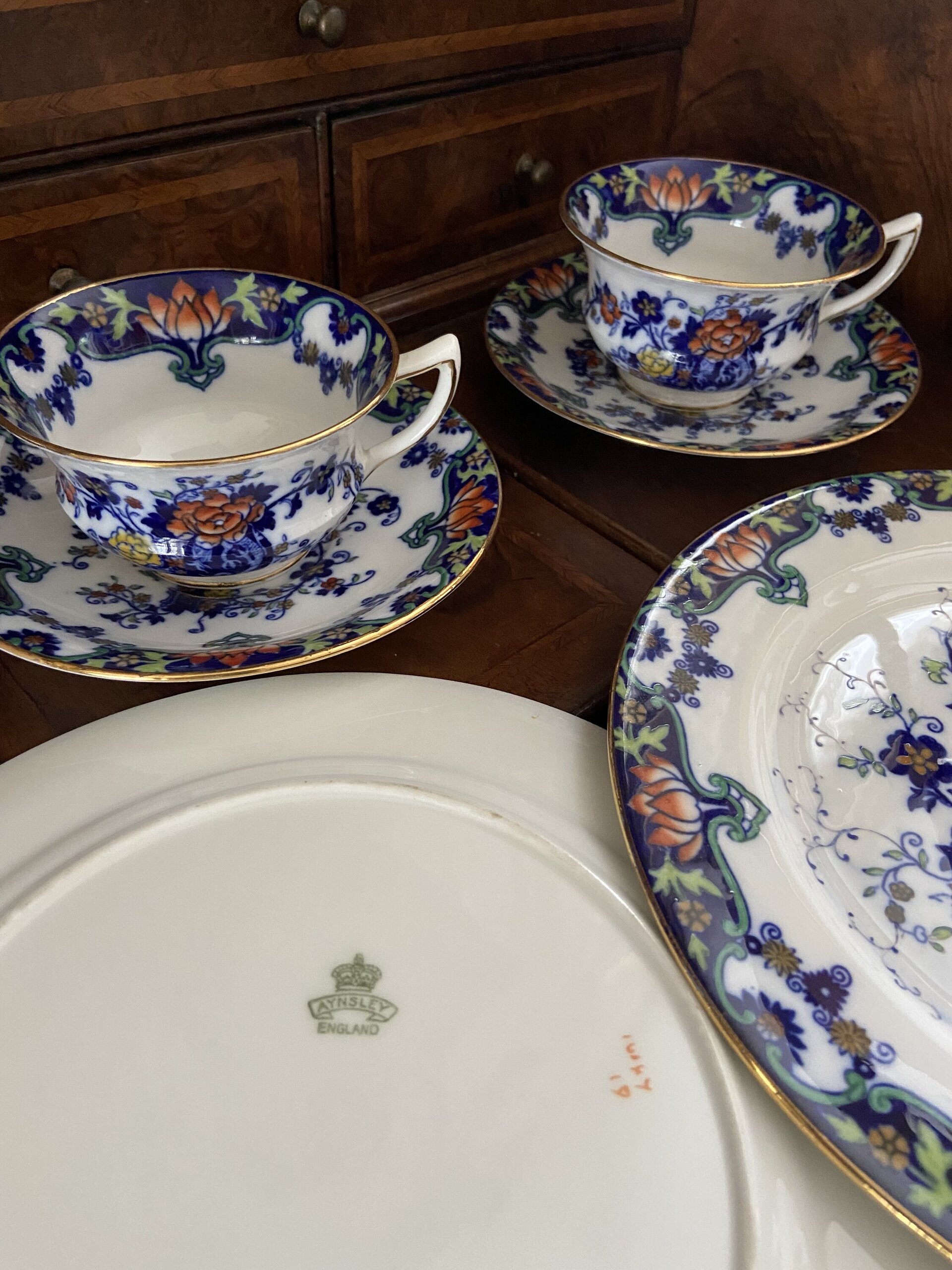 2 trios en fina porcelana inglesa "Aynsley". - 8