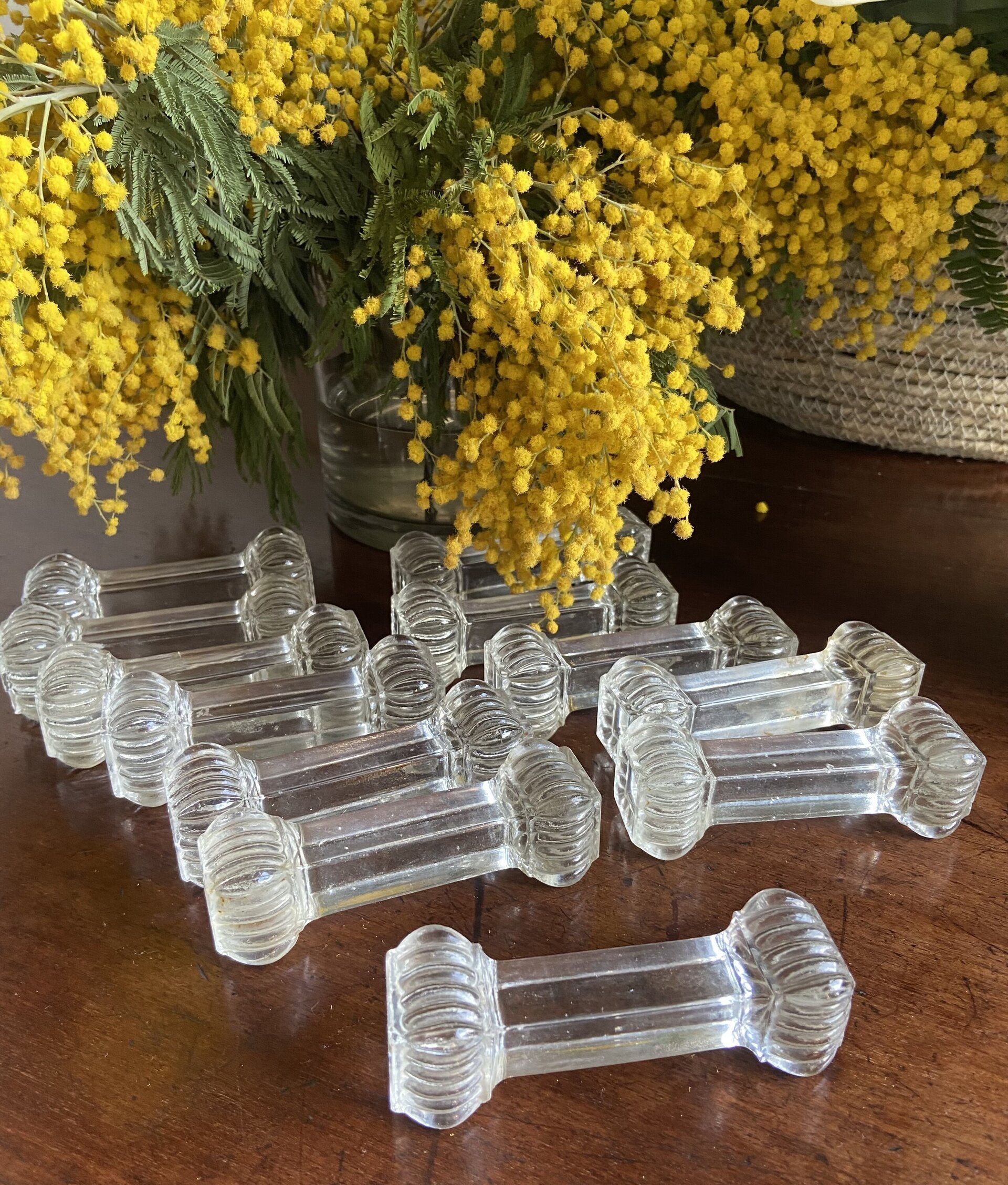 12 posa cubiertos en vidrio  prensado. - 2