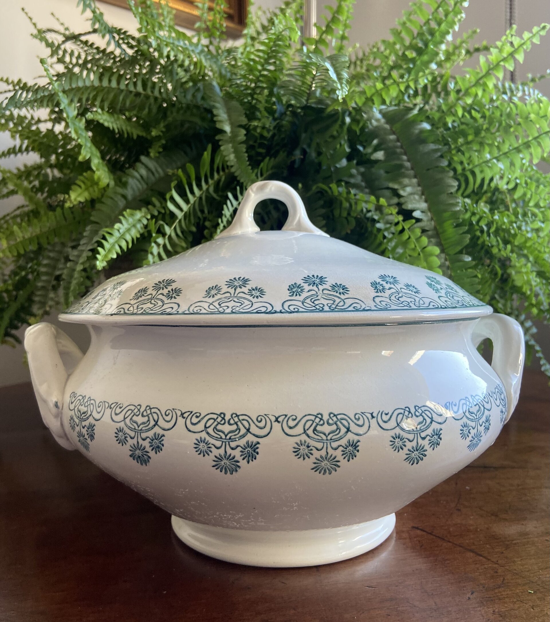 Sopera en loza francesa "Sarreguemines". - 1