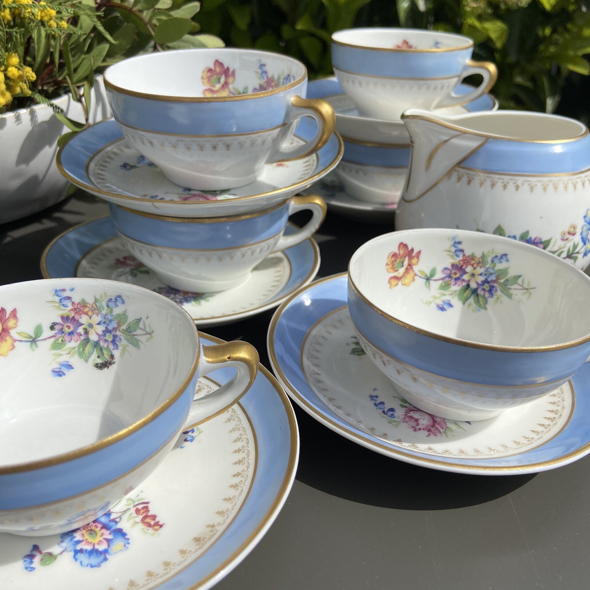 6 tazas de café y lechera - 3