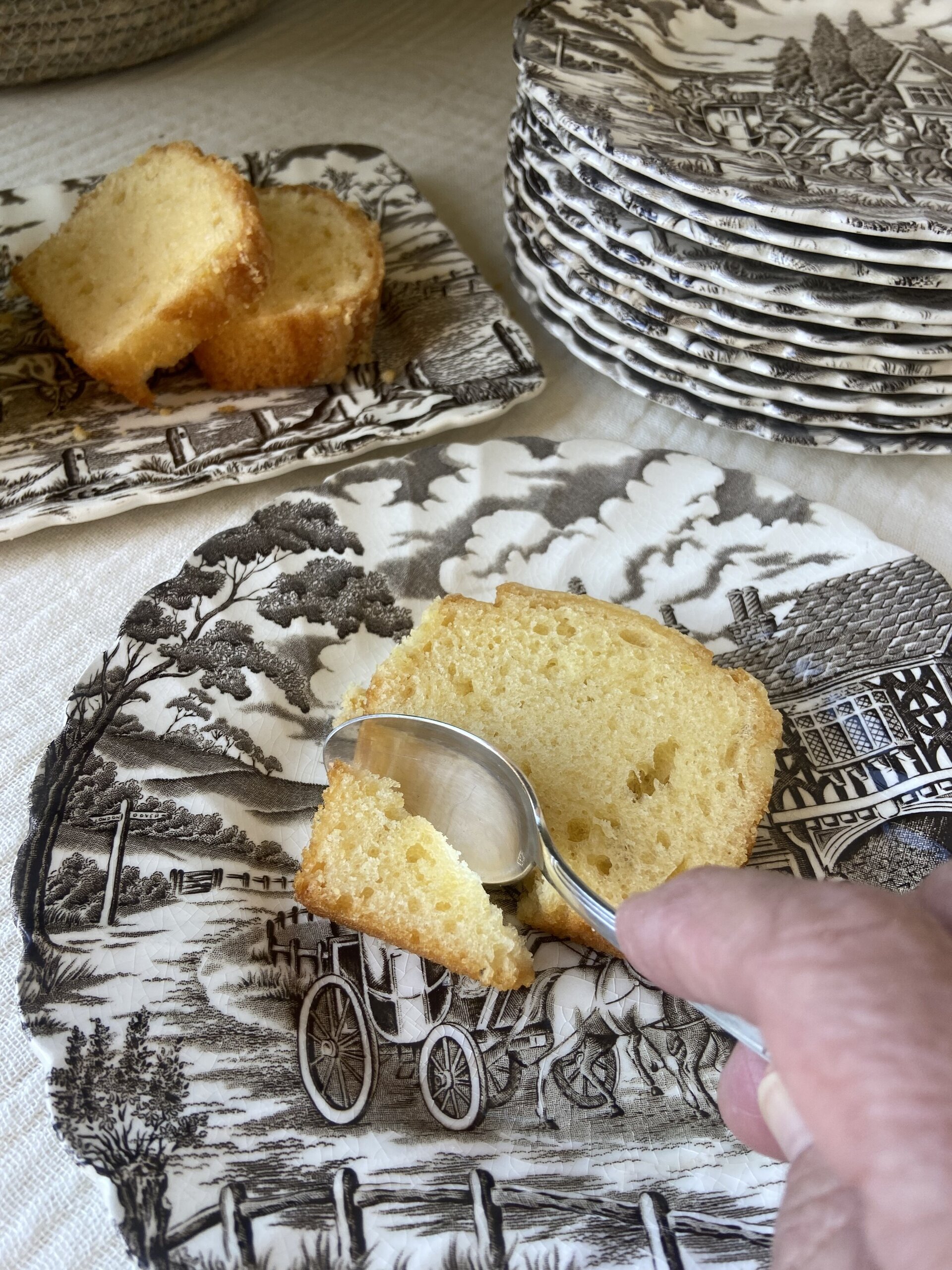 Fuente de cake y 12 platos de merienda en loza inglesa "Myott" (mod. Royal Mail) - 5