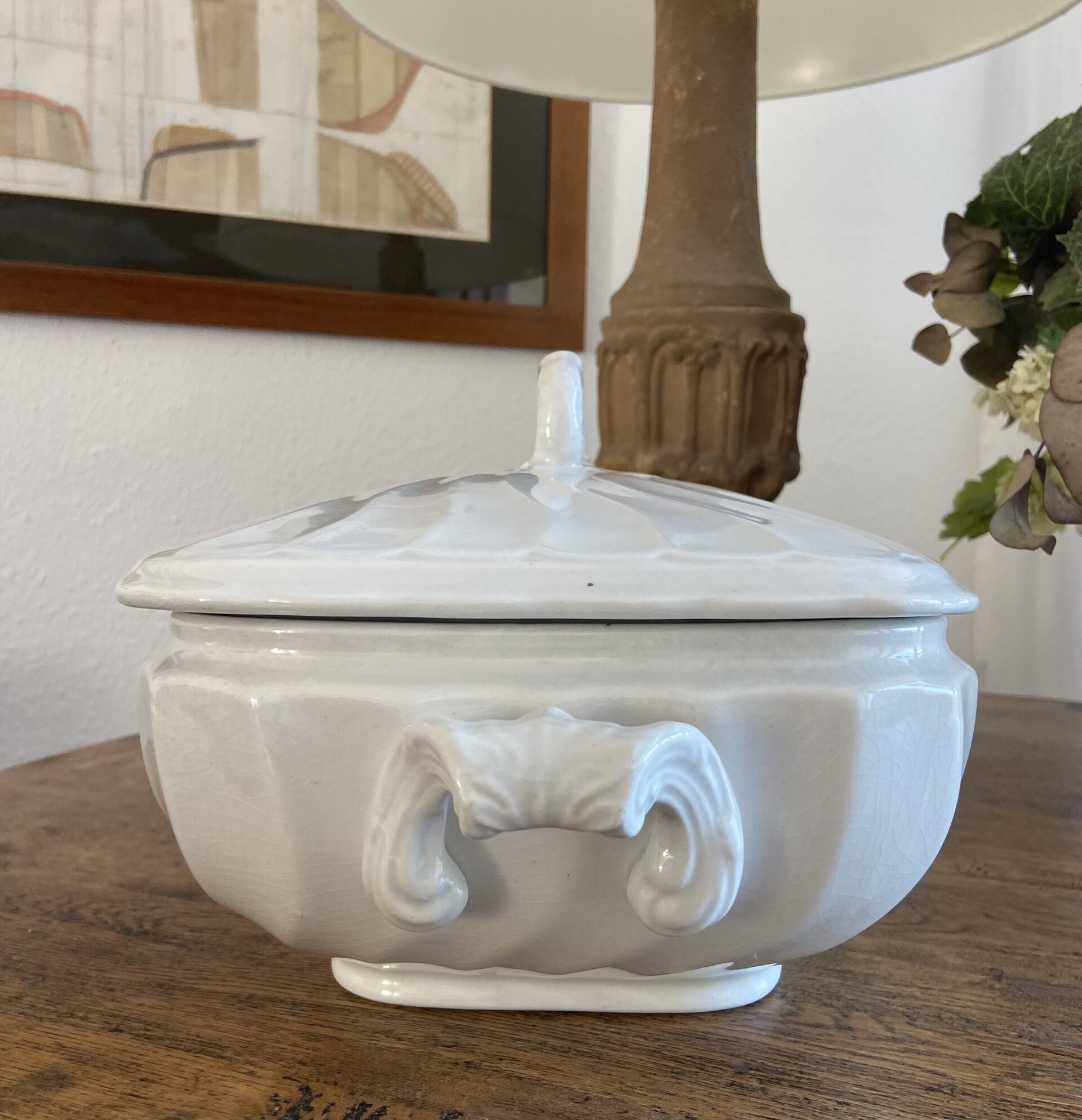 Sopera rectangular en loza blanca "Pickman" Sevilla. - 2