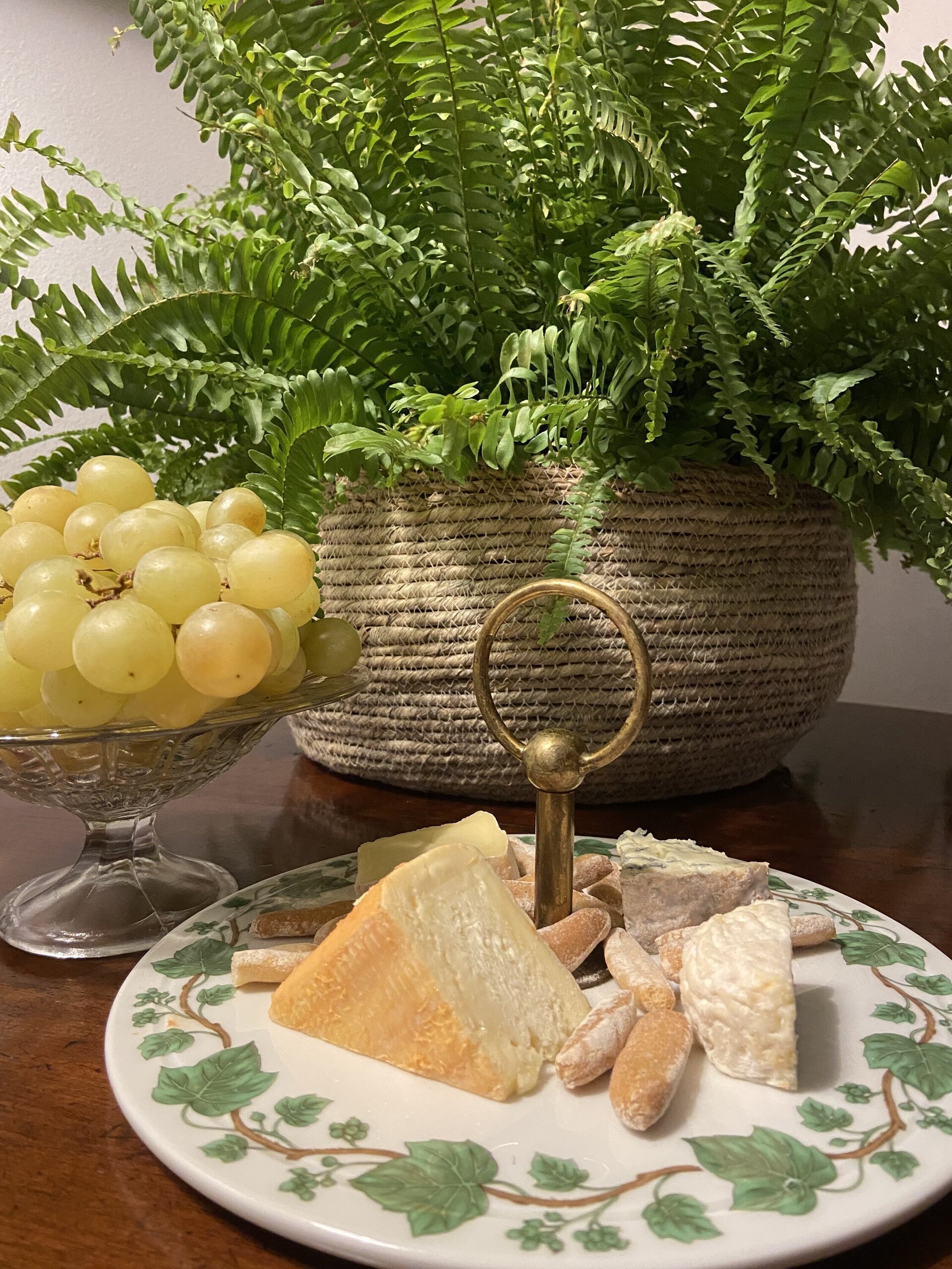 Plato con asa en porcelana francesa "Porceline de Paris". - 6