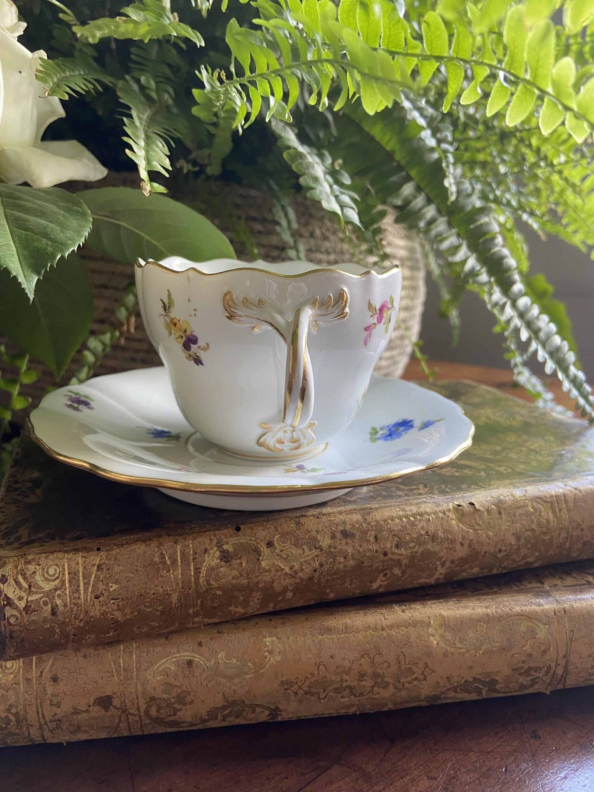 Taza de té en porcelana alemana "Meissen". - 2