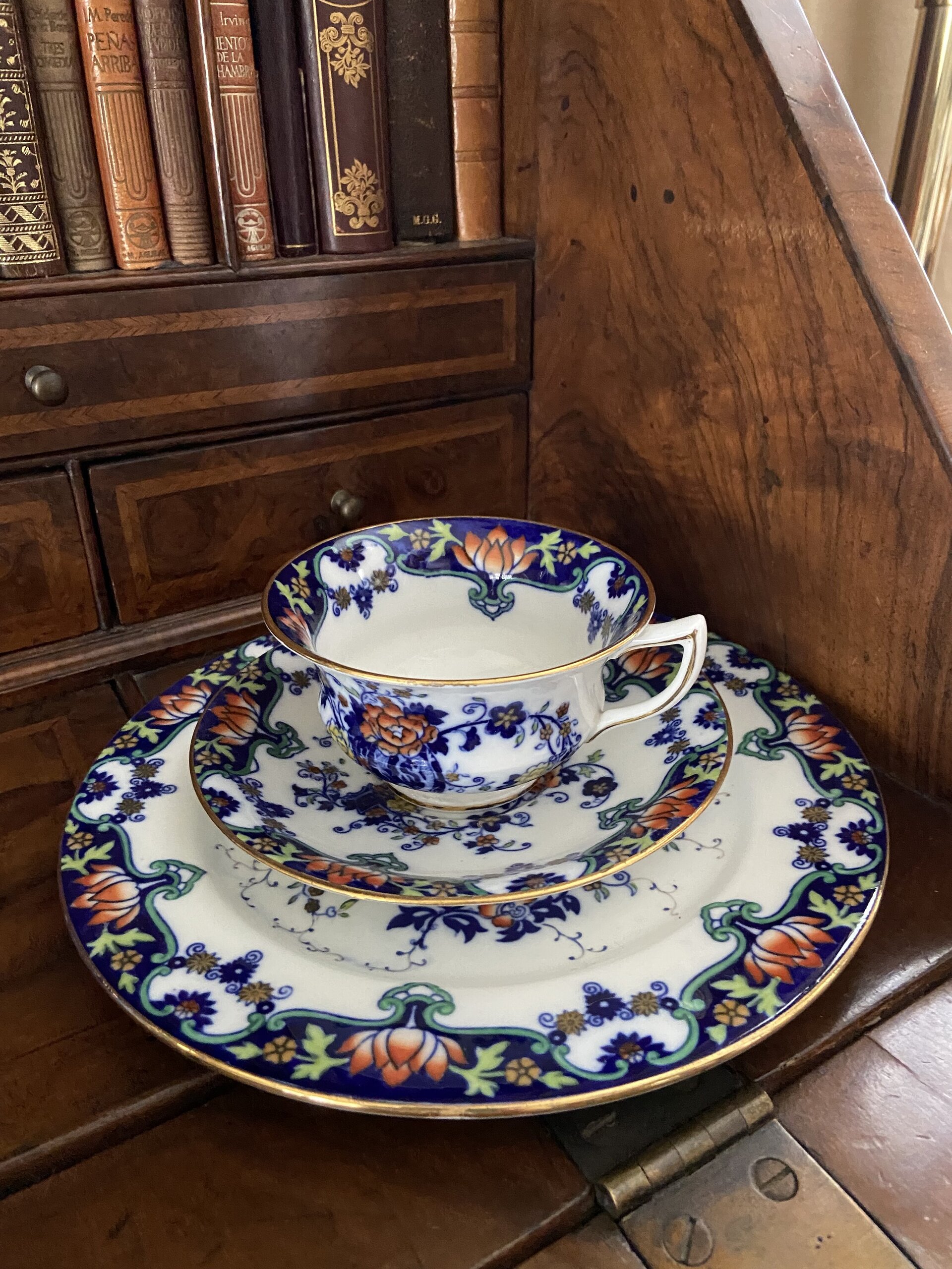 2 trios en fina porcelana inglesa "Aynsley". - 5