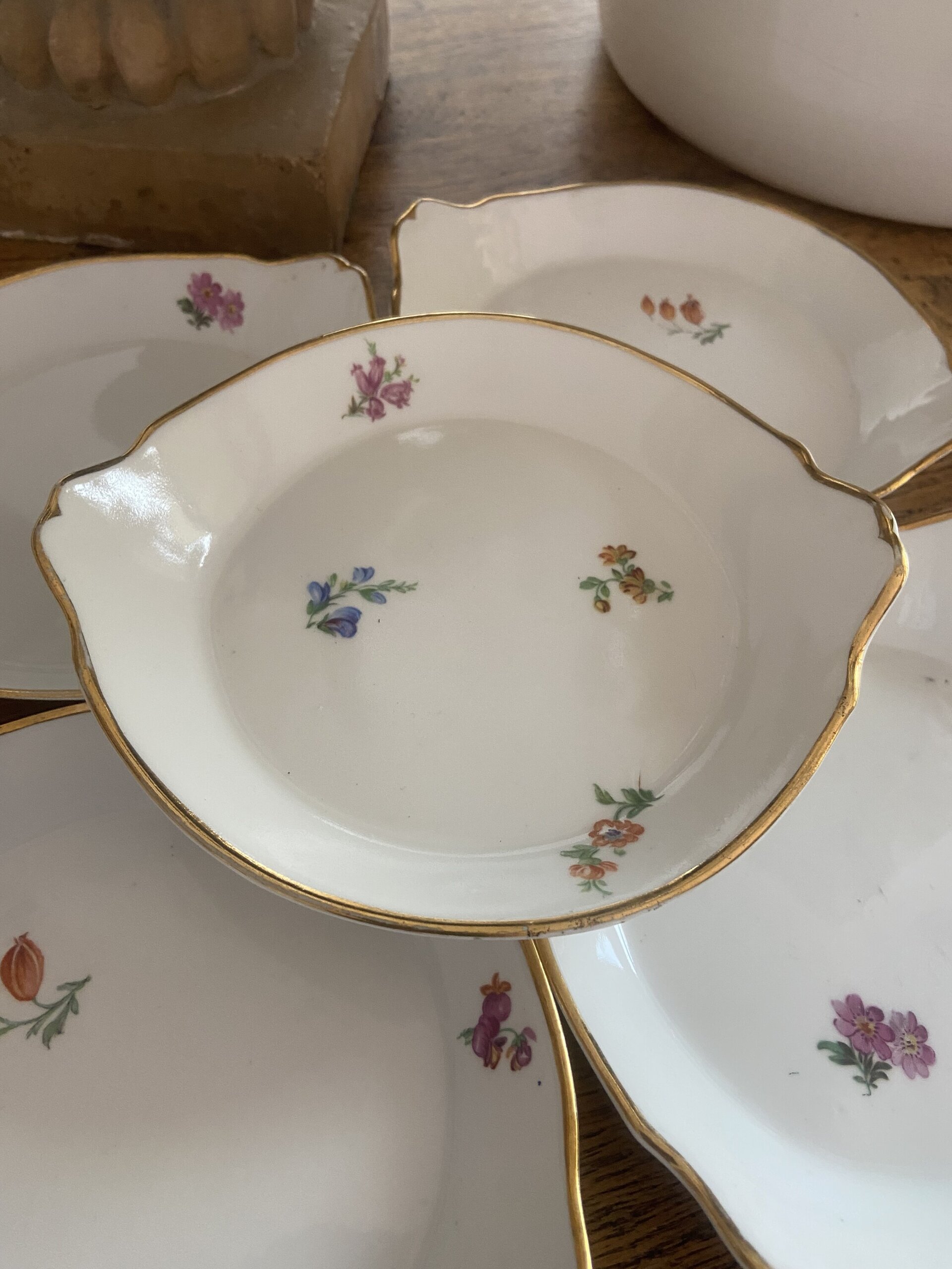 5 fuentes individuales en porcelana "Isard".3 - 5