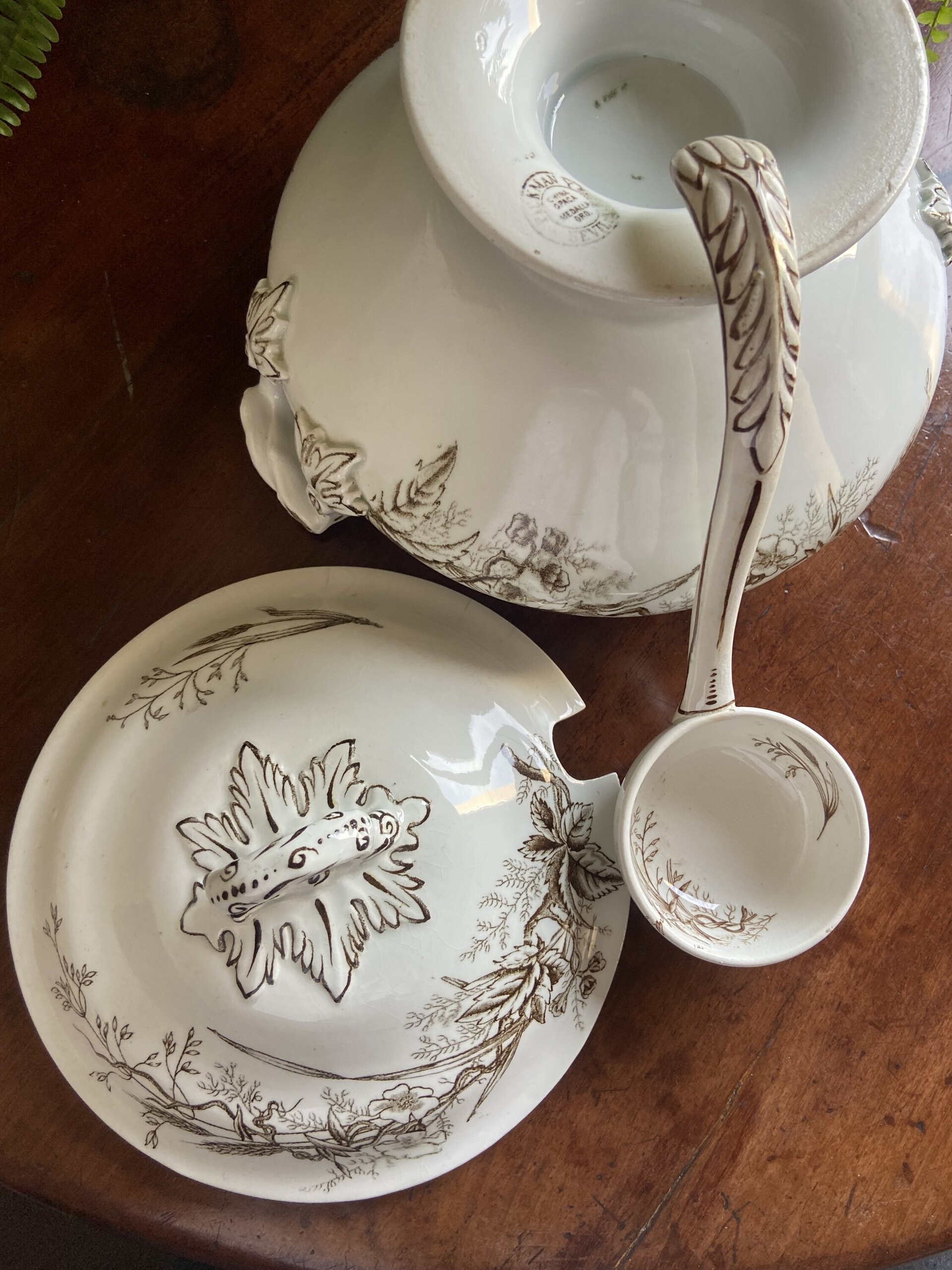 Sopera con cazo en loza "Pickman y Cia" Sevilla. - 11