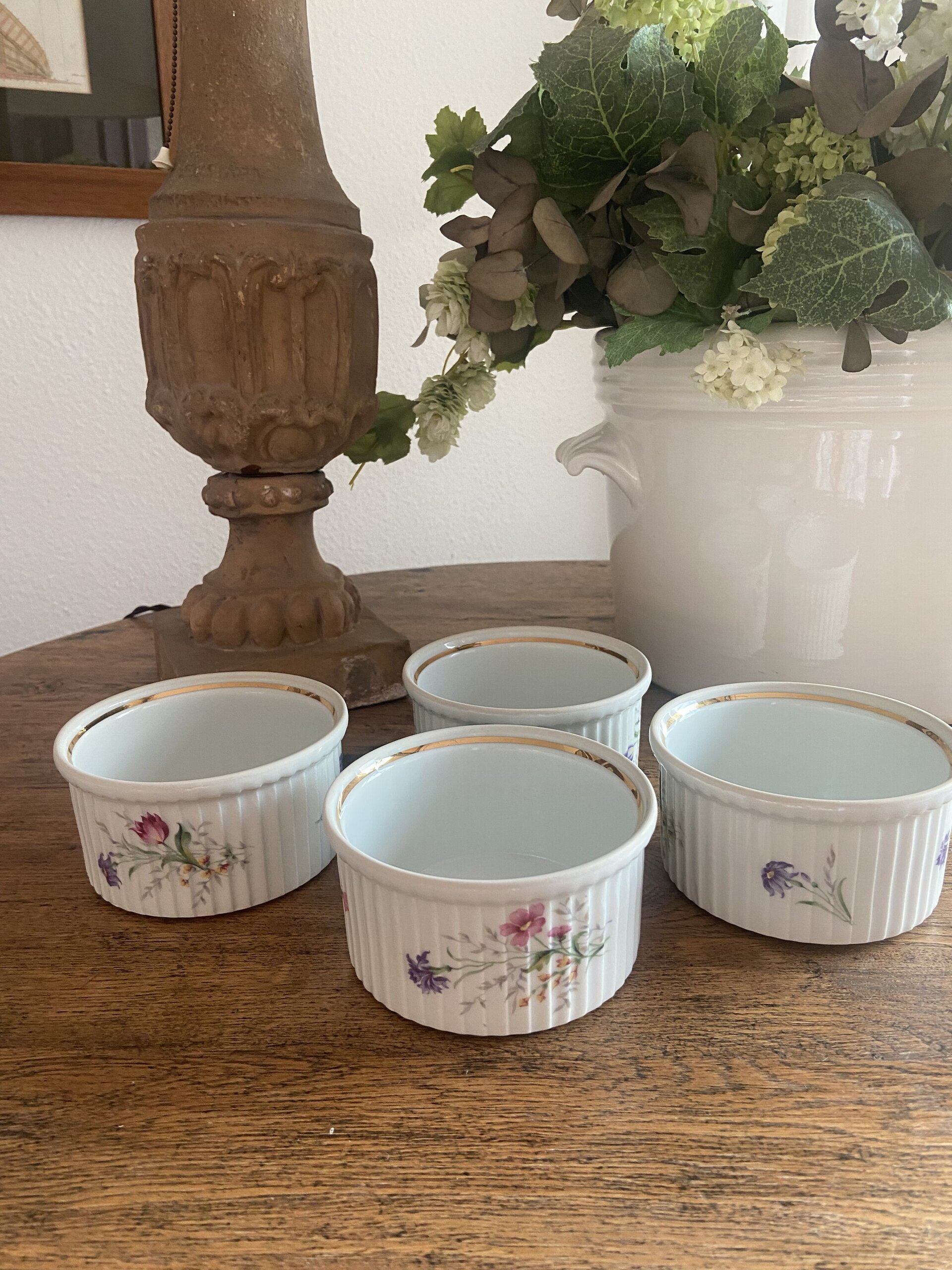 4 boles en porcelana francesa "Aluminite Frugiere" de Limoges. - 3