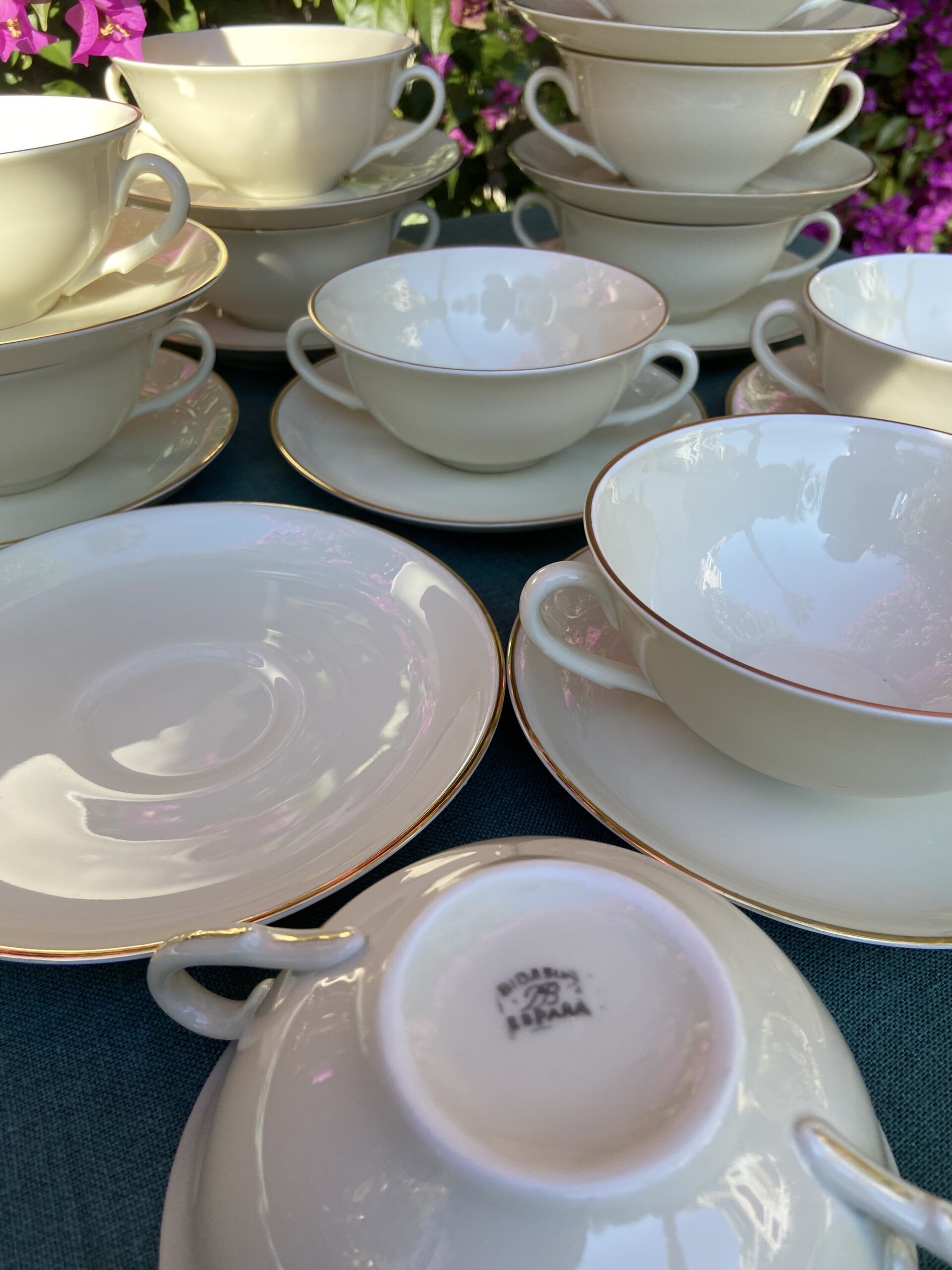 11 tazas de consomé en porcelana "Bidasoa". - 5
