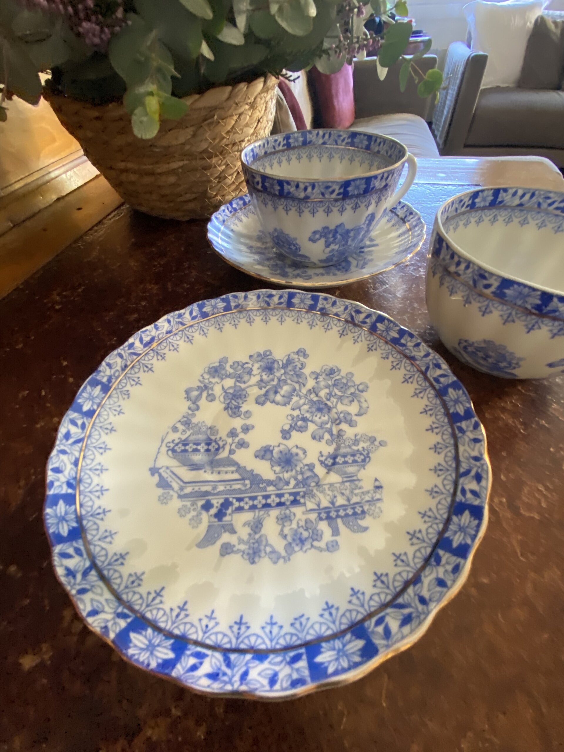 Pareja de tazas de desayuno en porcelana alemana. - 5