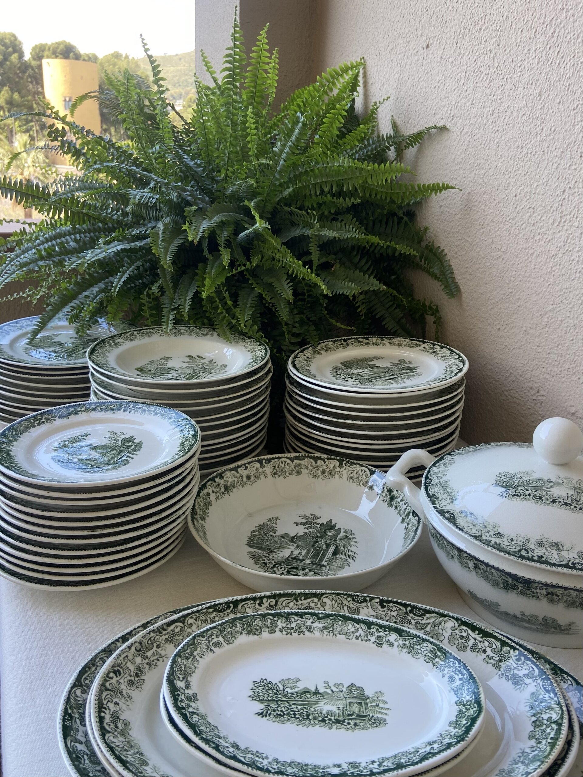 Vajilla en loza "Alvarez" Vigo. - 1