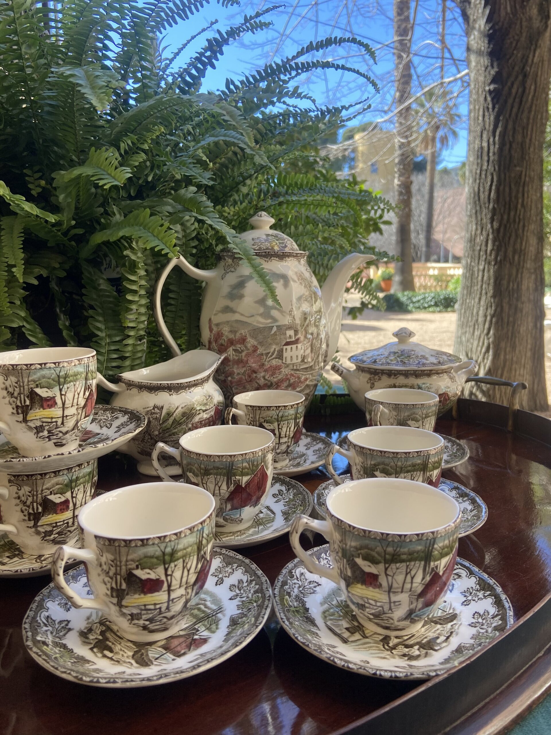 Juego de café en loza inglesa "Jonhson Bros" (mod.Friendly Village) - 1