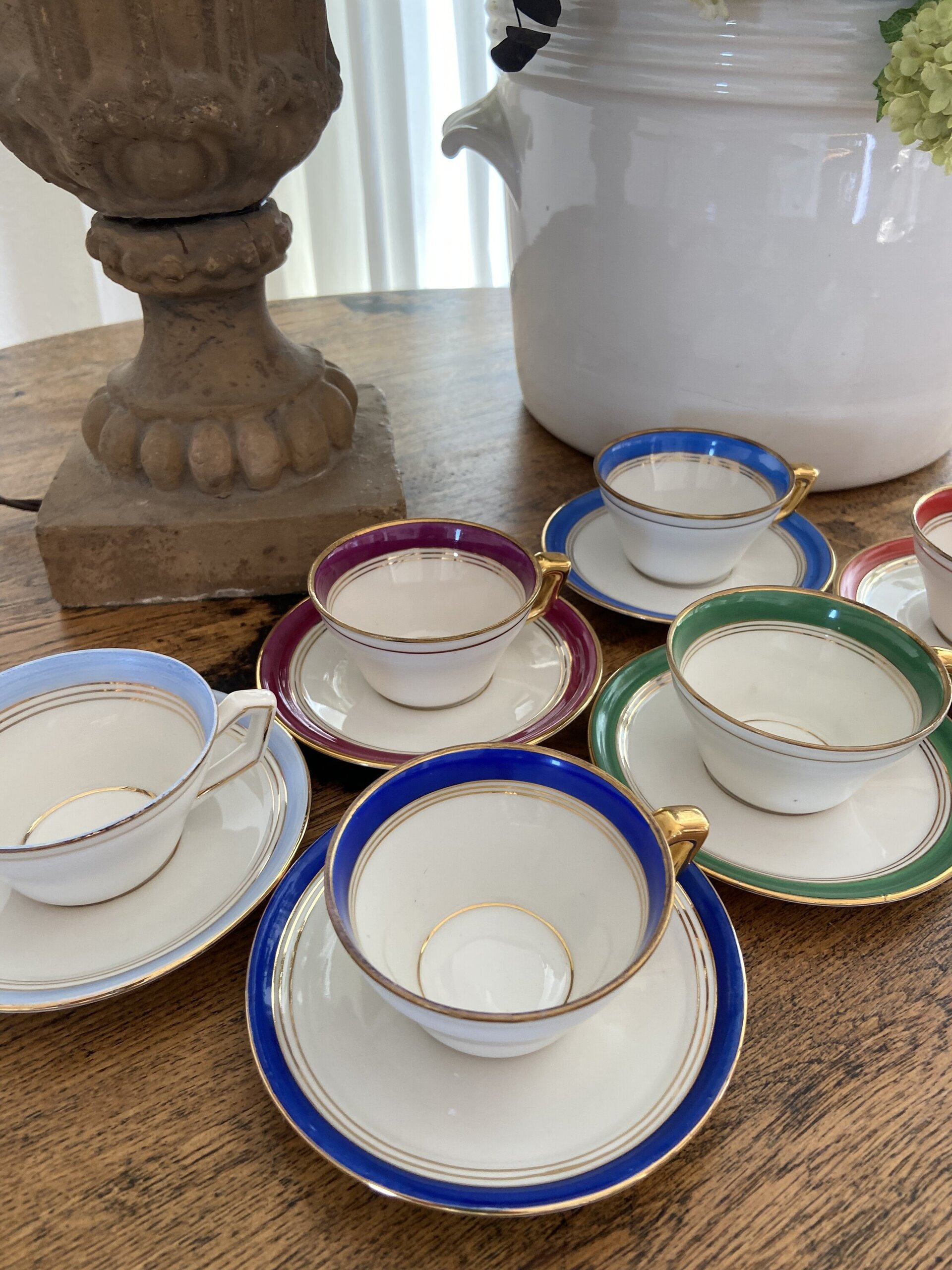 6 tazas de café en porcelana con franja de diferentes colores. - 2