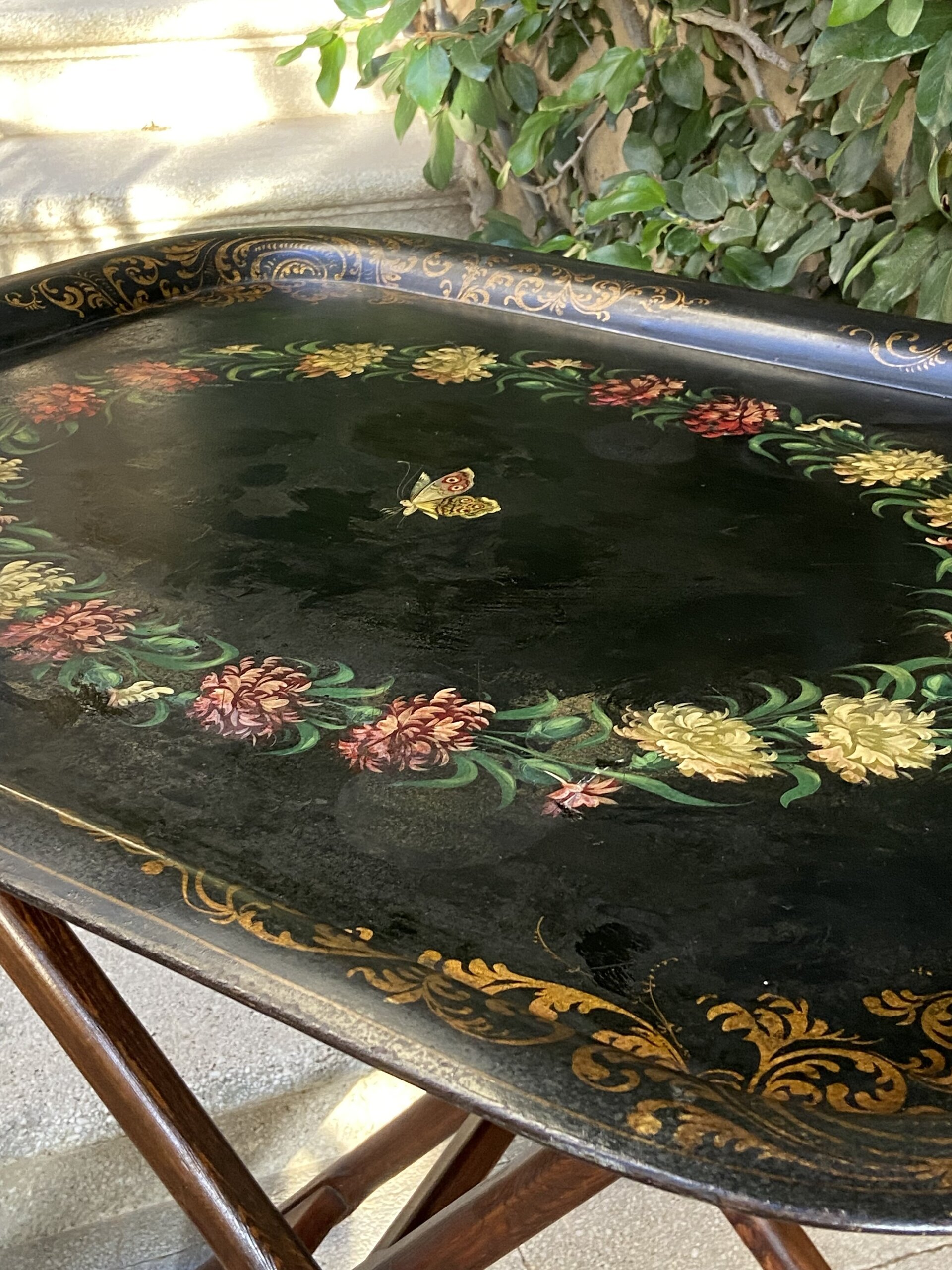 Bandeja de hierro flores y mariposa. - 4