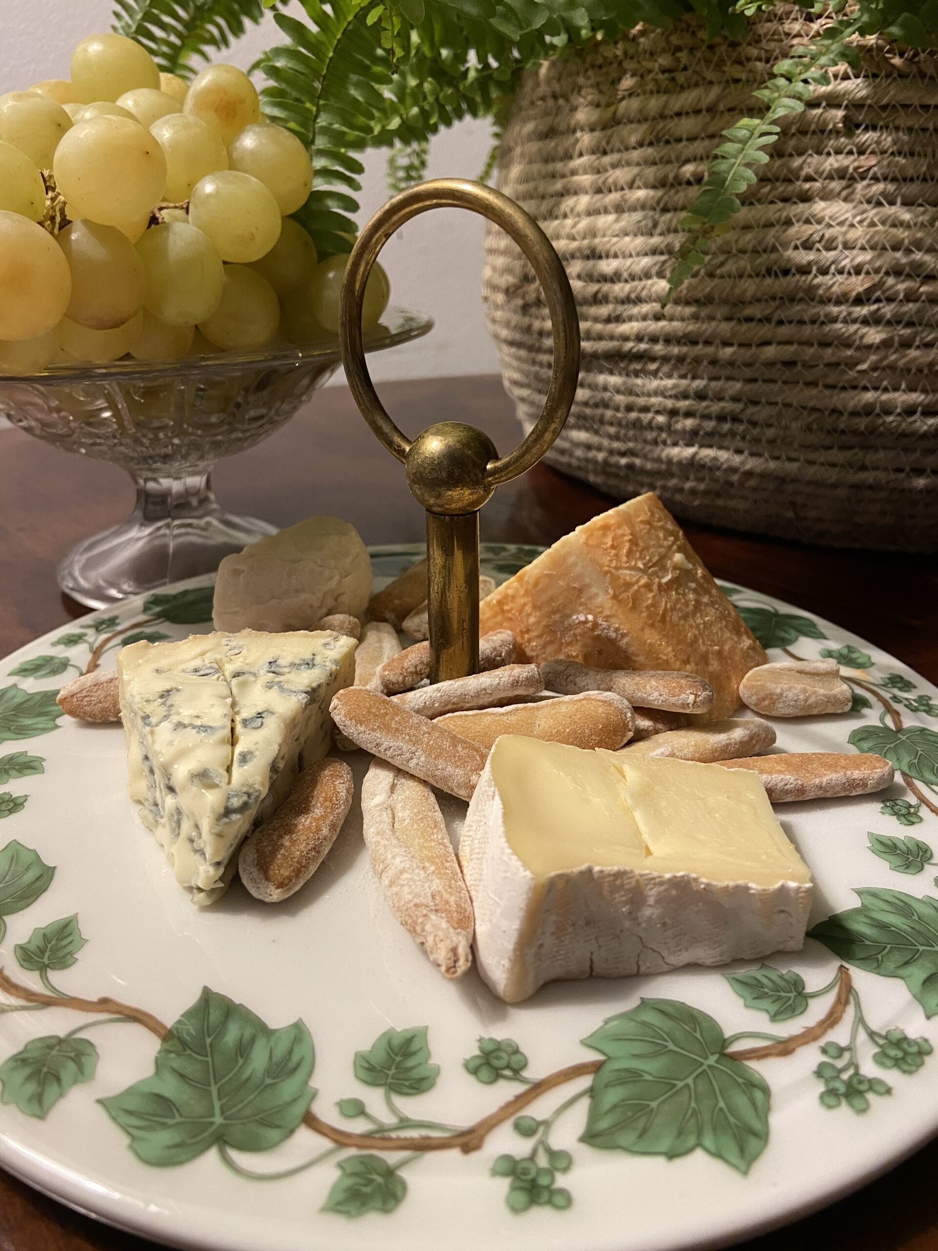 Plato con asa en porcelana francesa "Porceline de Paris". - 8