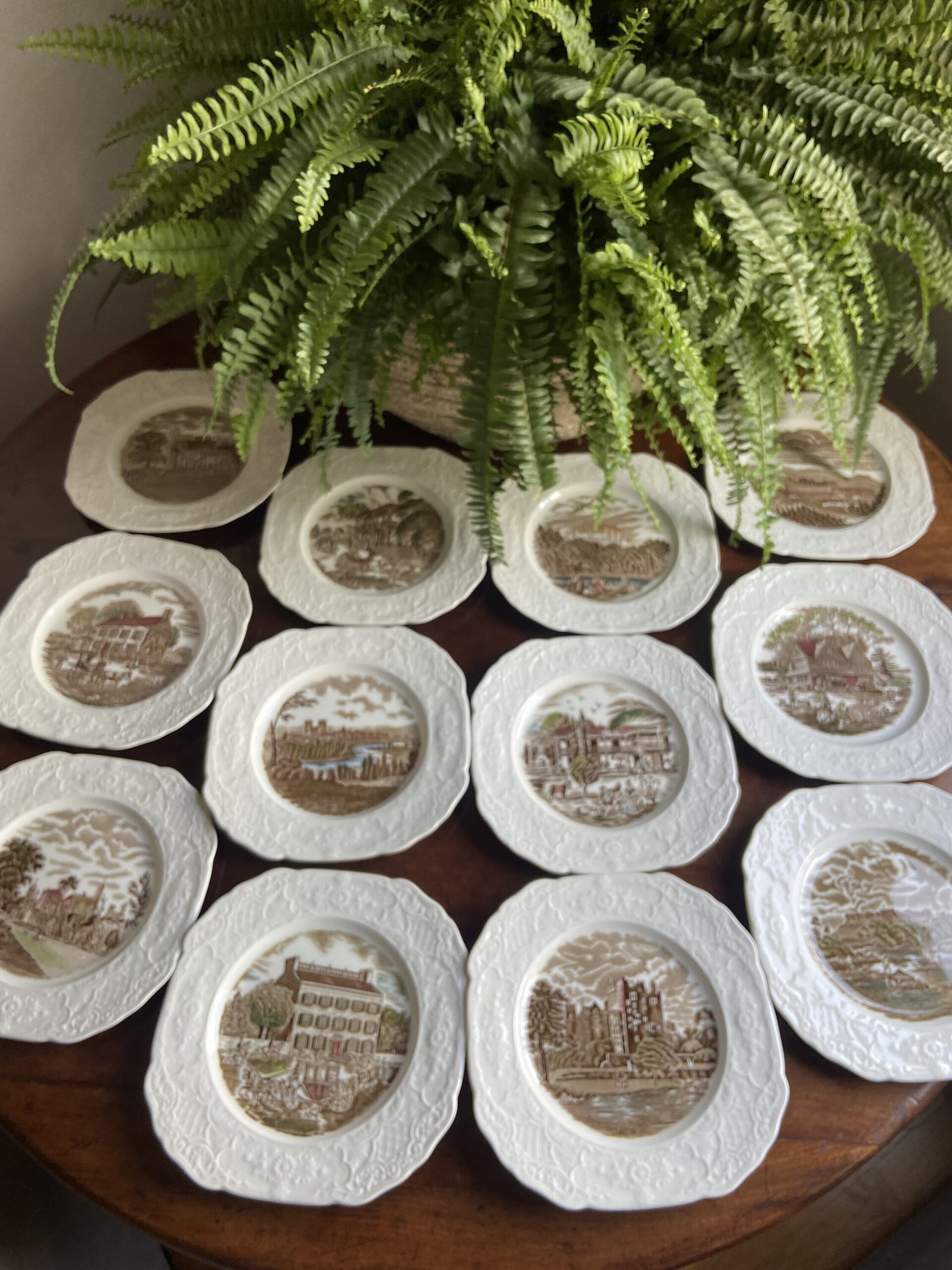 12 platos merienda en loza inglesa "Johnson Bros" (mod.Historic Scenes). - 1