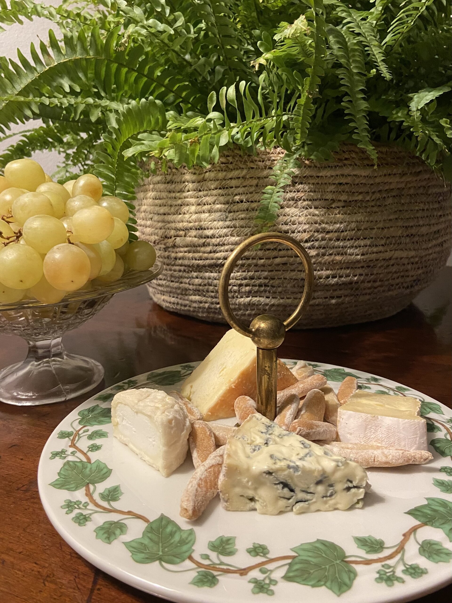 Plato con asa en porcelana francesa "Porceline de Paris". - 4