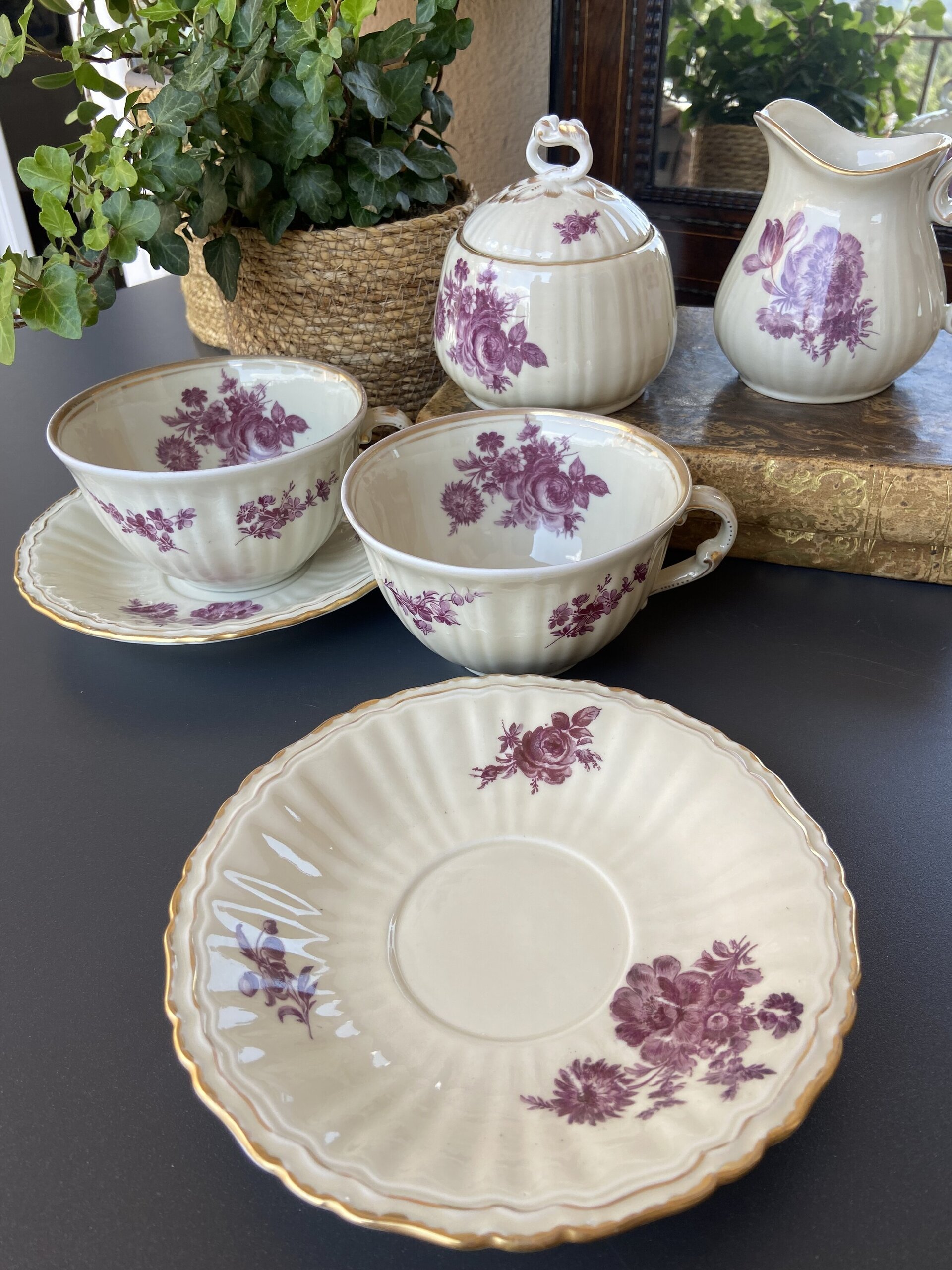 2 tazas desayuno, lechera y azucarero en porcelana levantina "Hispania". - 3