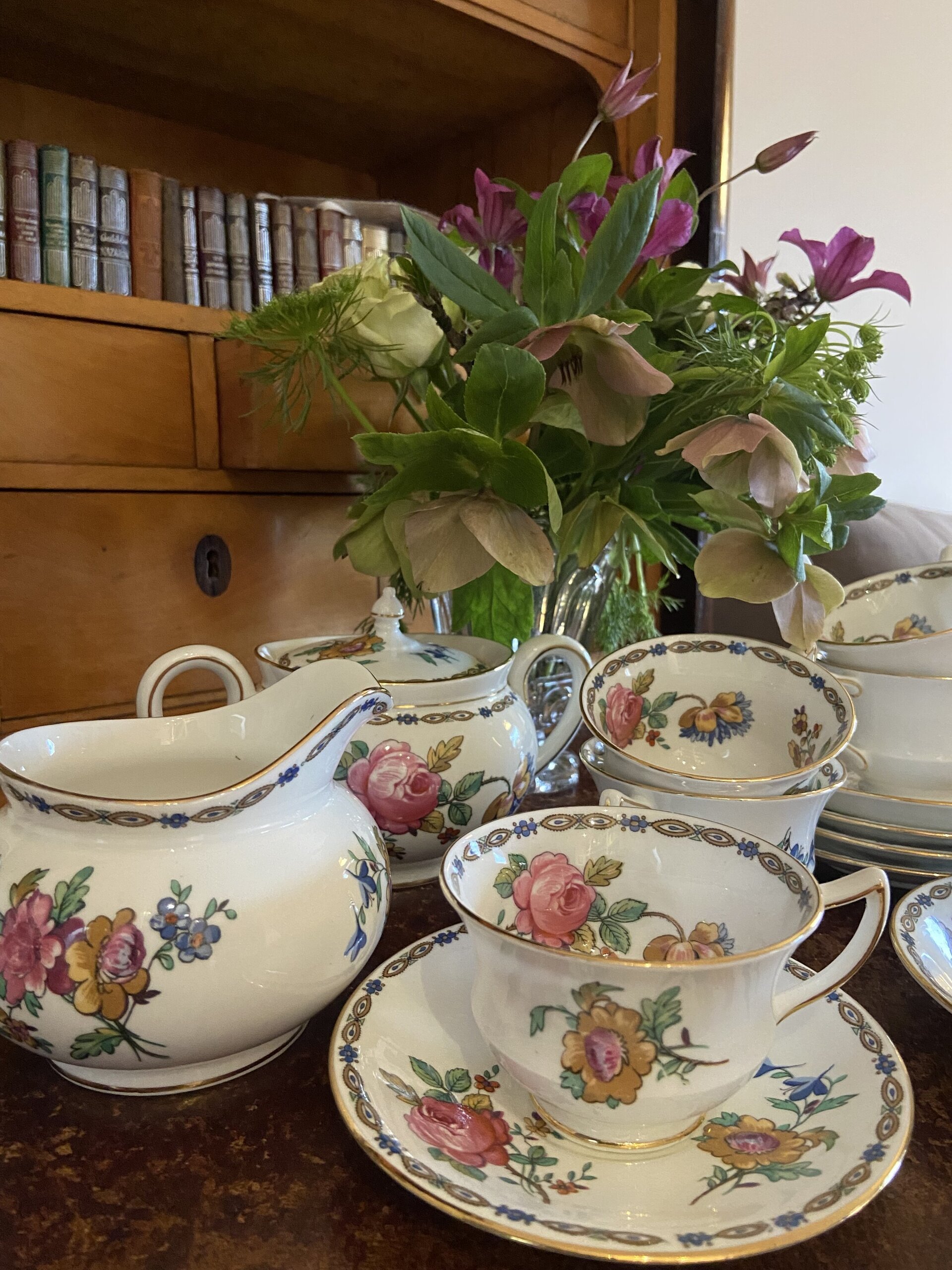 Azucarero, lechera y 6 tazas de café en porcelana inglesa "Ansley". - 2