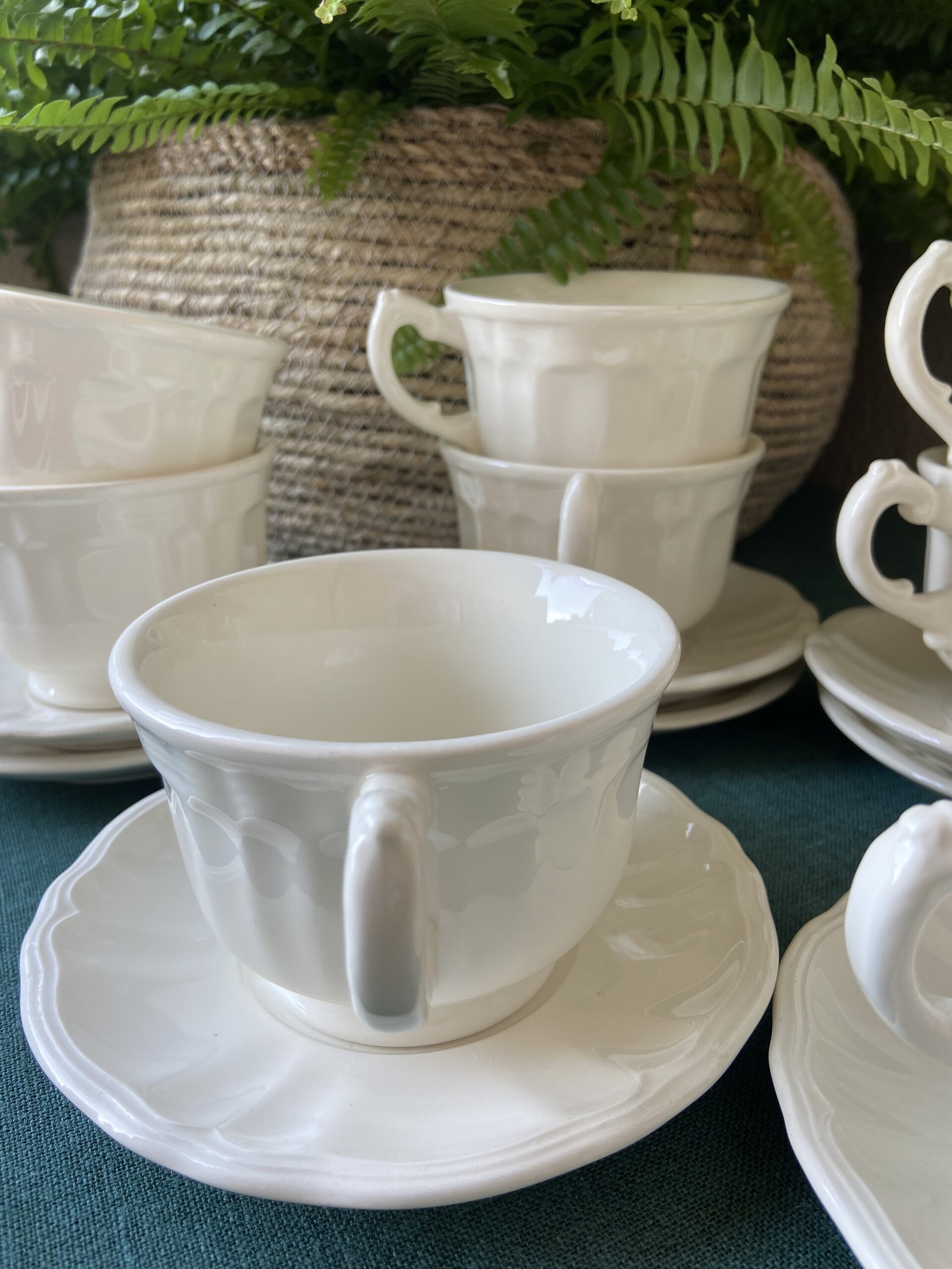 8 tazas de té en loza de "San Claudio" mod. Naranco Blanco. - 5