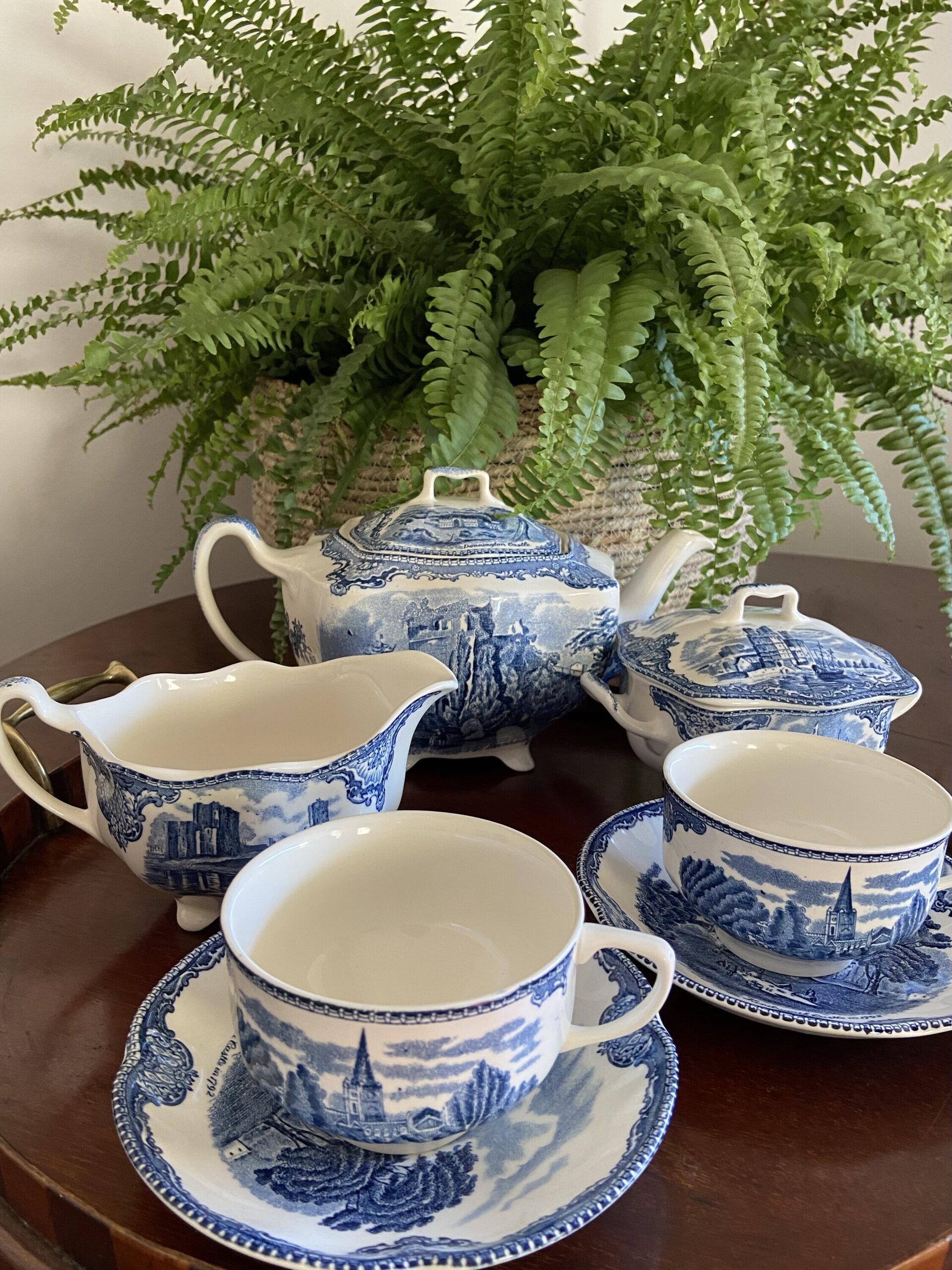 Juego de té el loza inglesa "Johnson Brothers". - 1