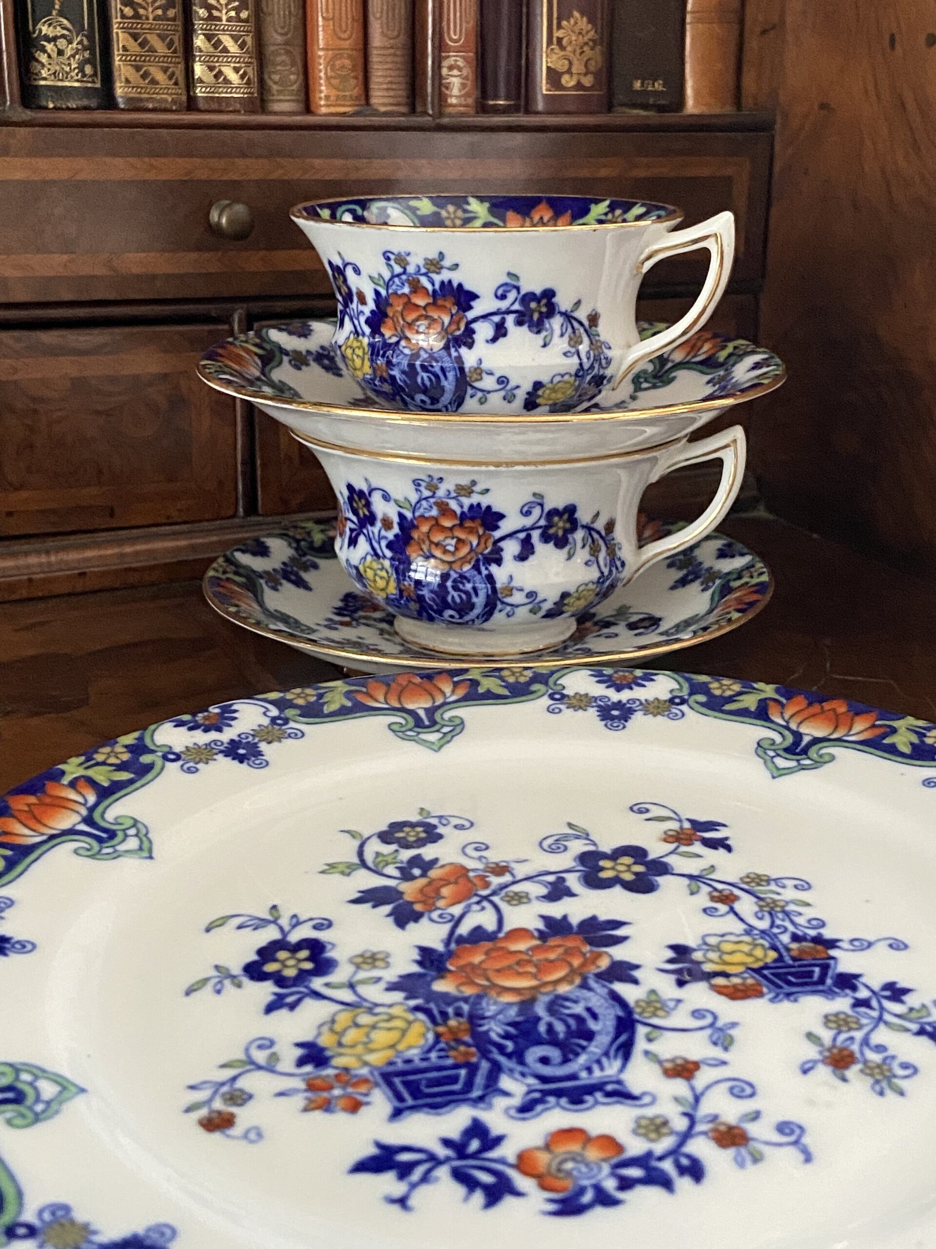 2 trios en fina porcelana inglesa "Aynsley". - 4