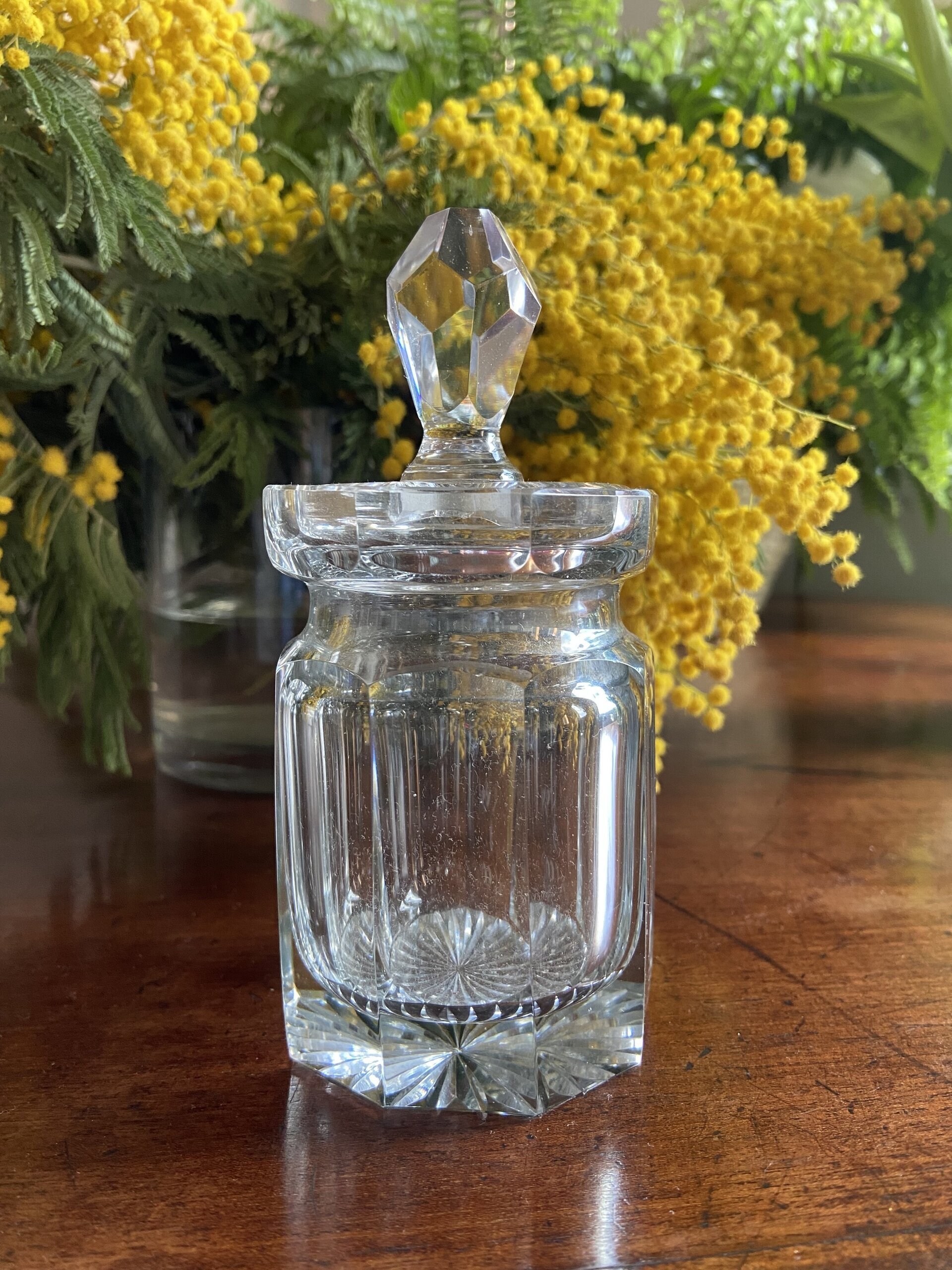 Azucarero/mermeladera en vidrio tallado. - 1