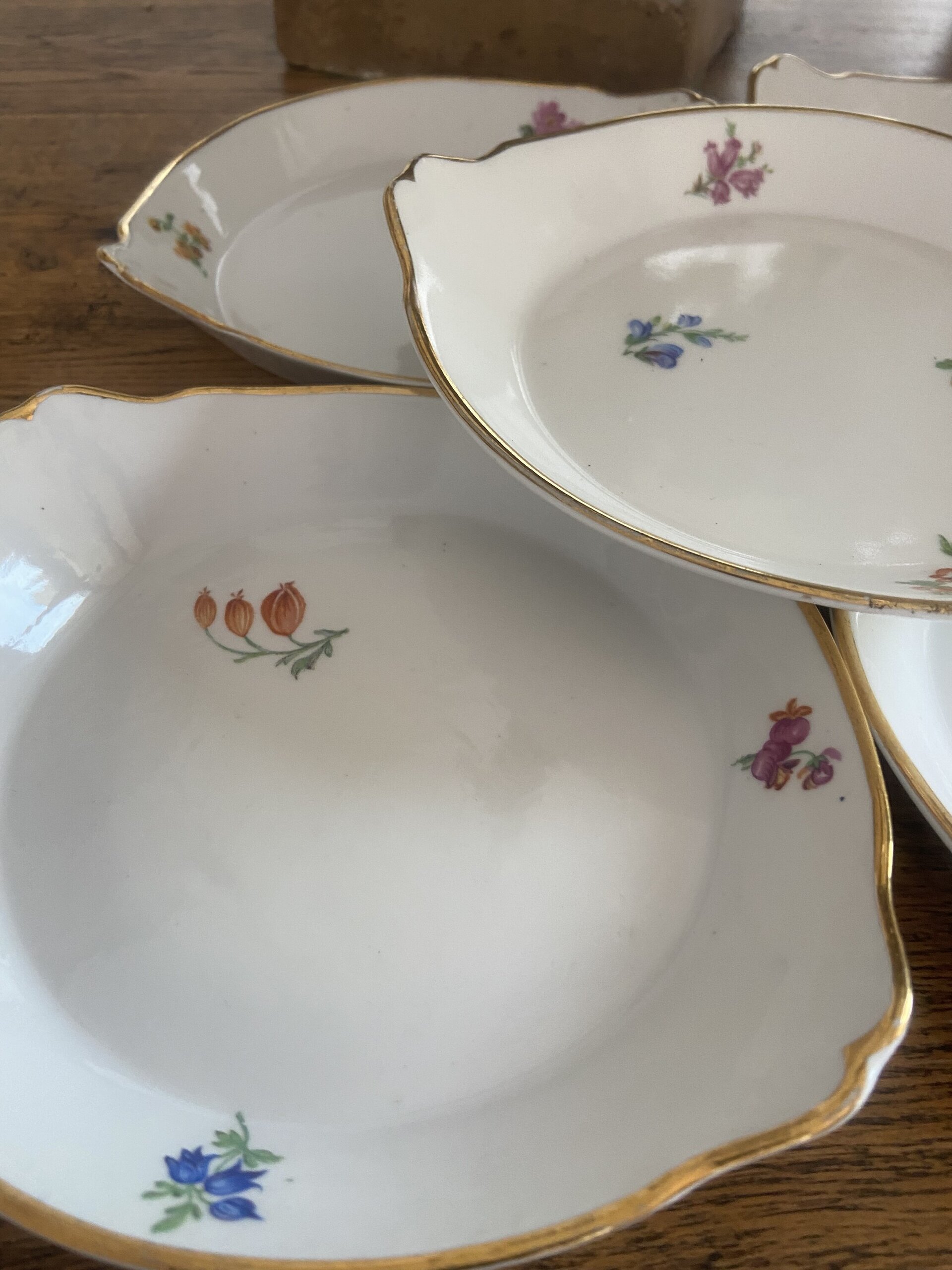 5 fuentes individuales en porcelana "Isard". - 3