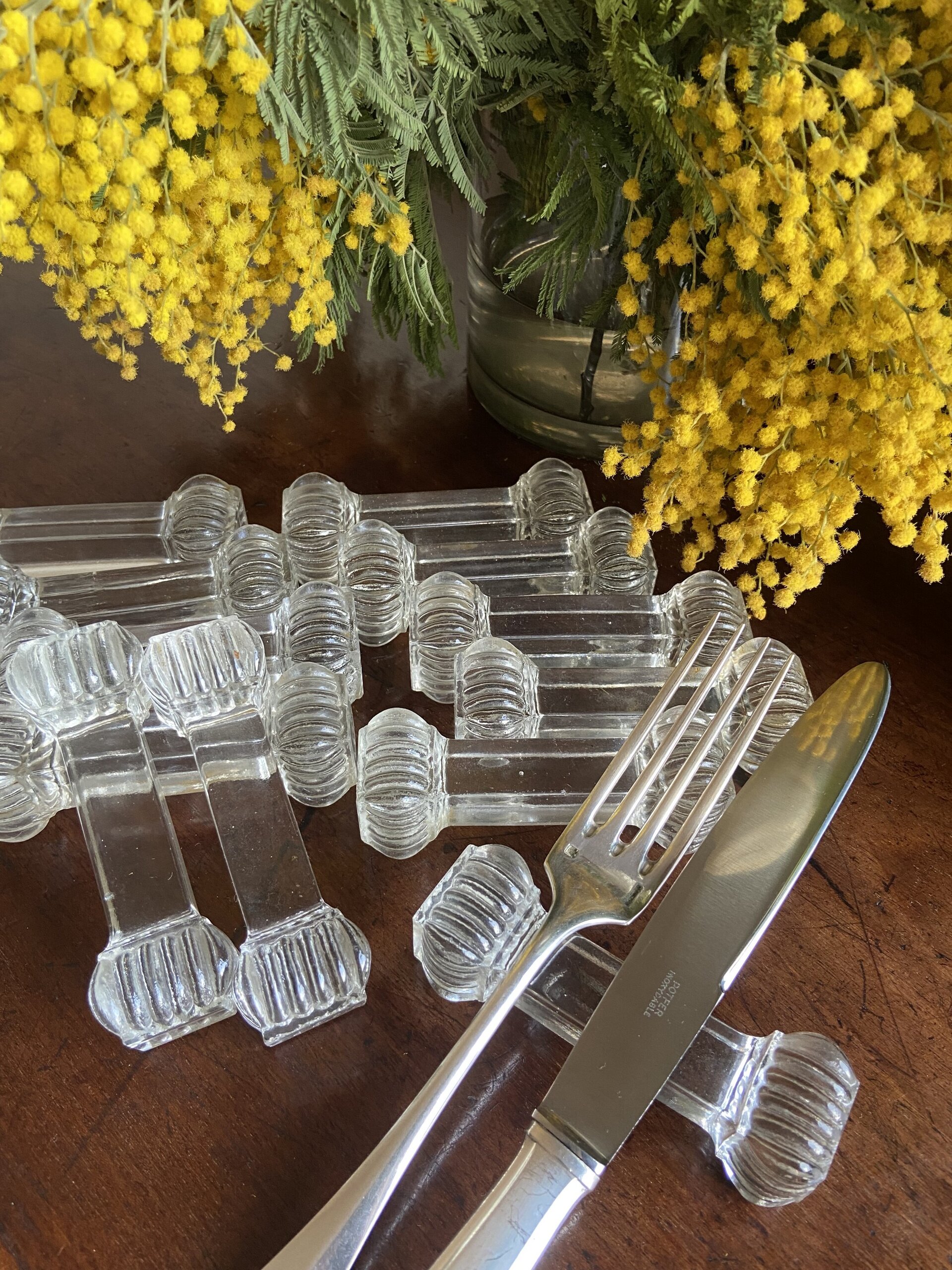 12 posa cubiertos en vidrio  prensado. - 3