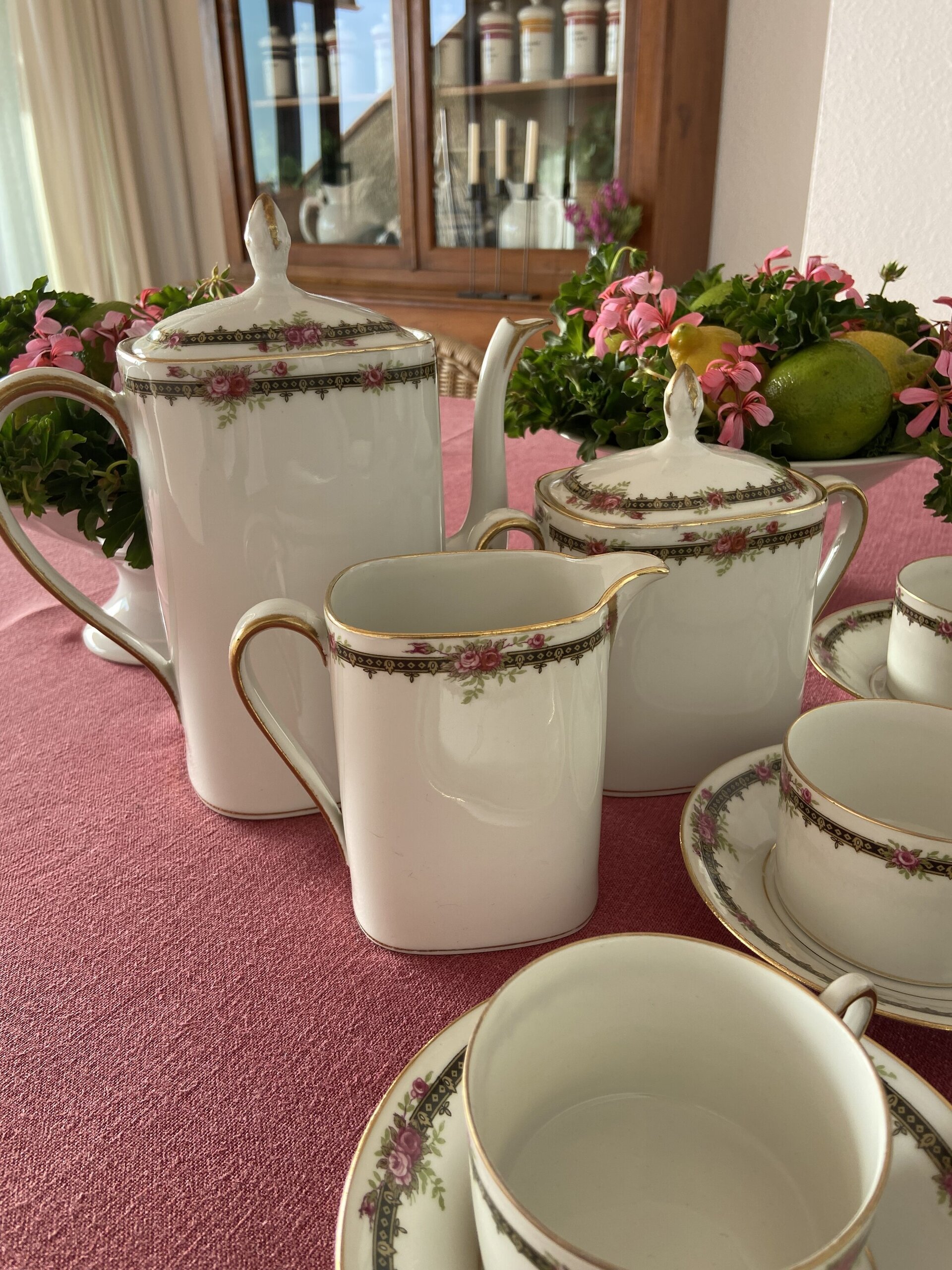 Juego de té en porcelana francesa de Limoges "R & C". - 3