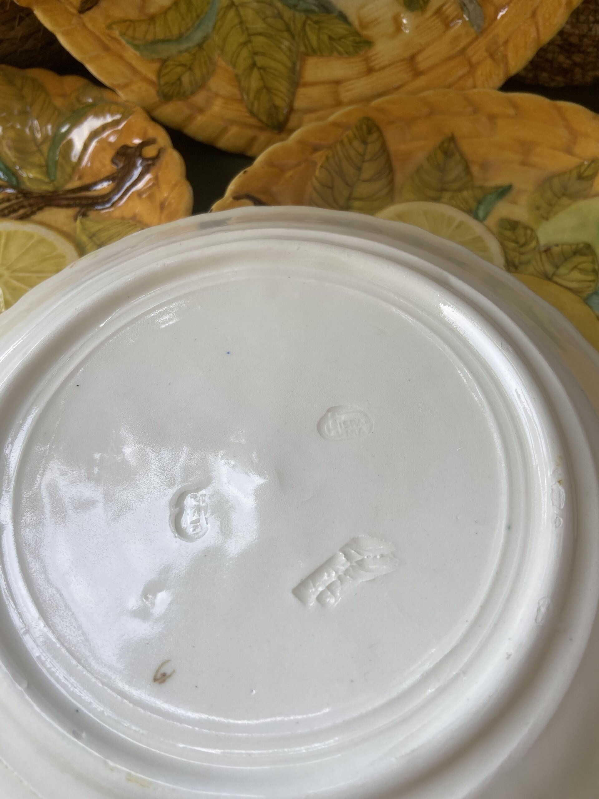 Fuente y platos en cerámica  levantina  "Hispania" (Manises). - 7