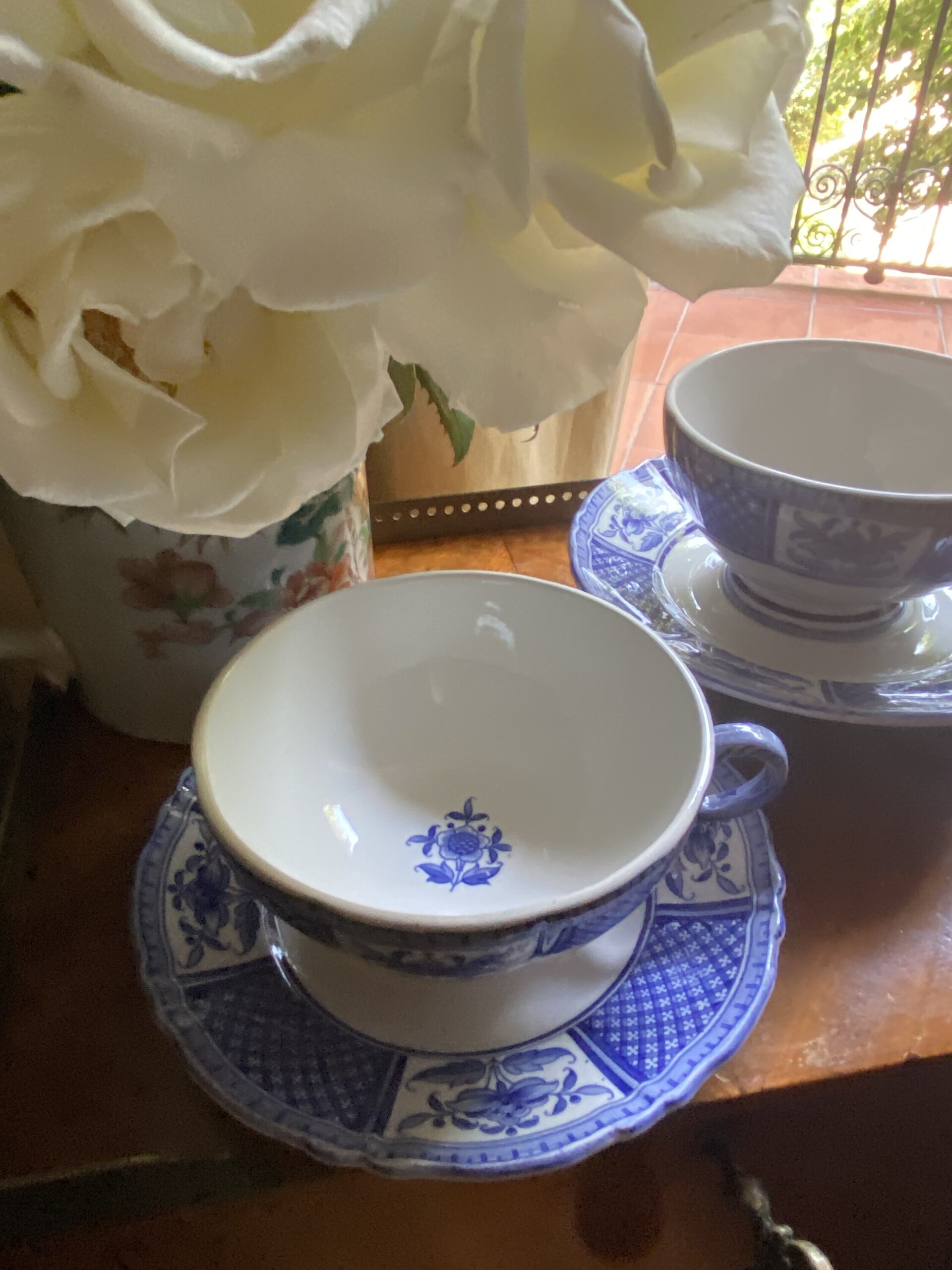 Pareja de tazas  de té en loza francesa "Sarreguemines". - 7