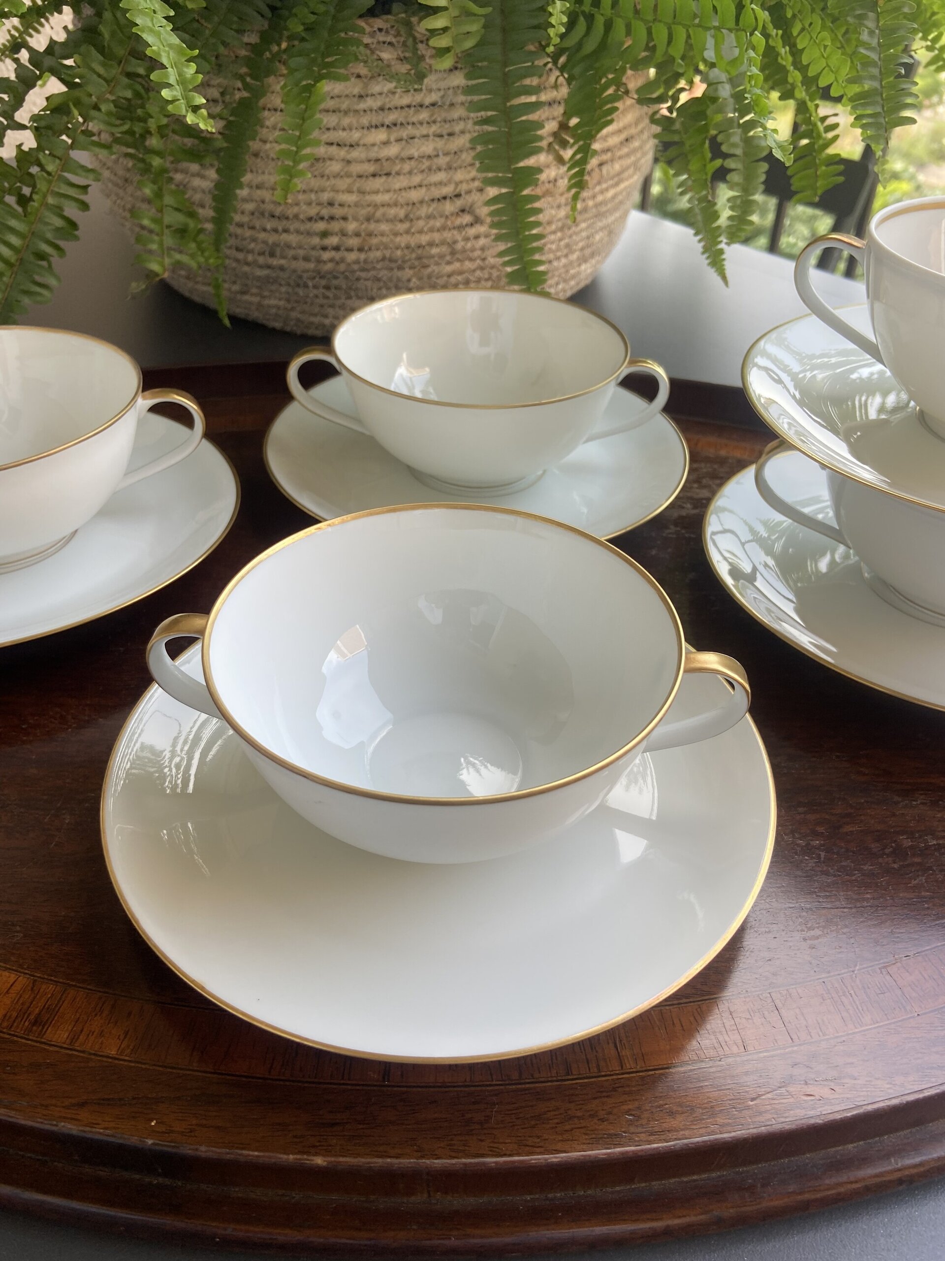 5 tazas de consomé en porcelana francesa de "Limoges". - 4