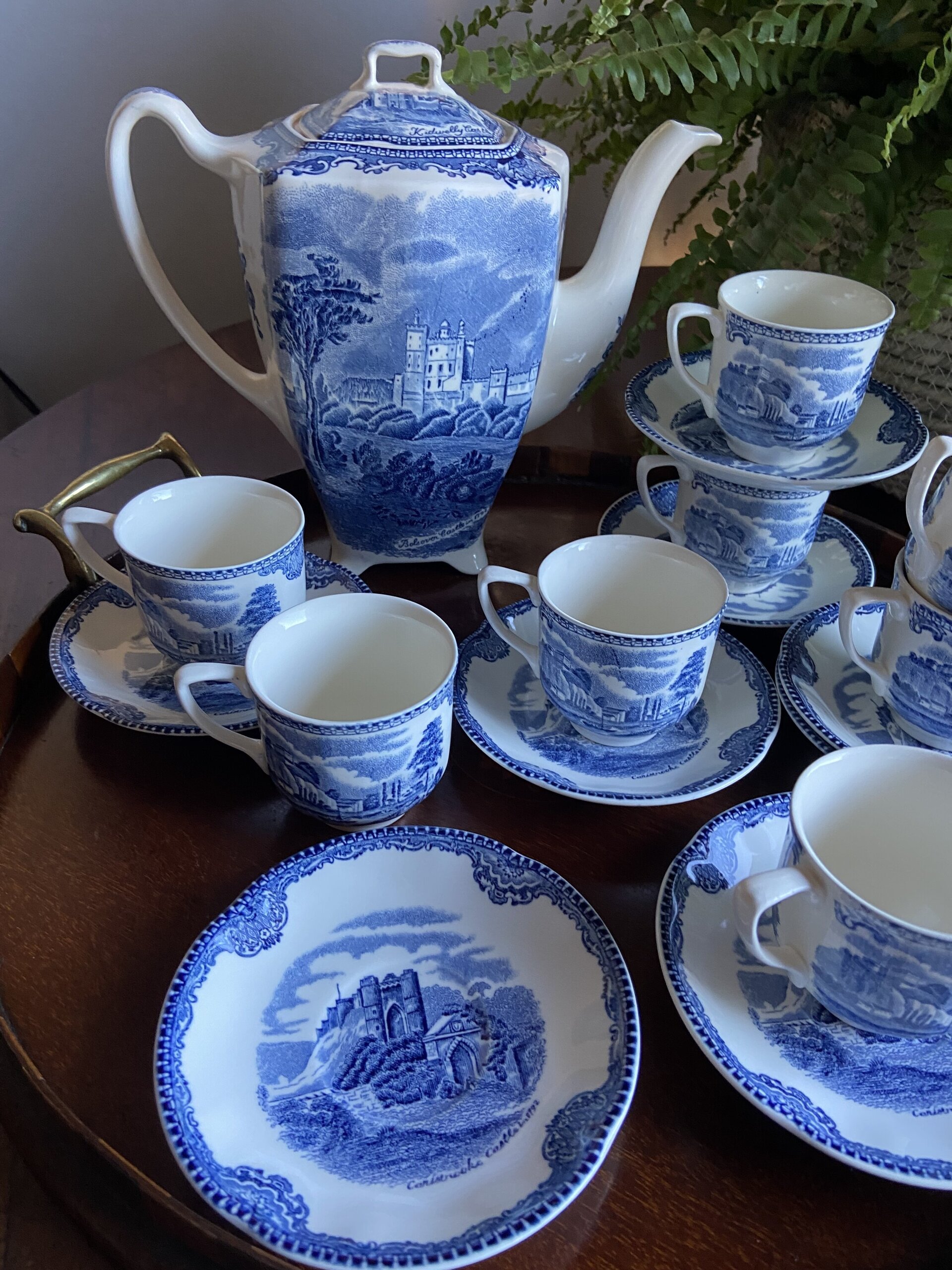 Cafetera y 8 tazas de café en loza inglesa "Johson Brothers" - 2