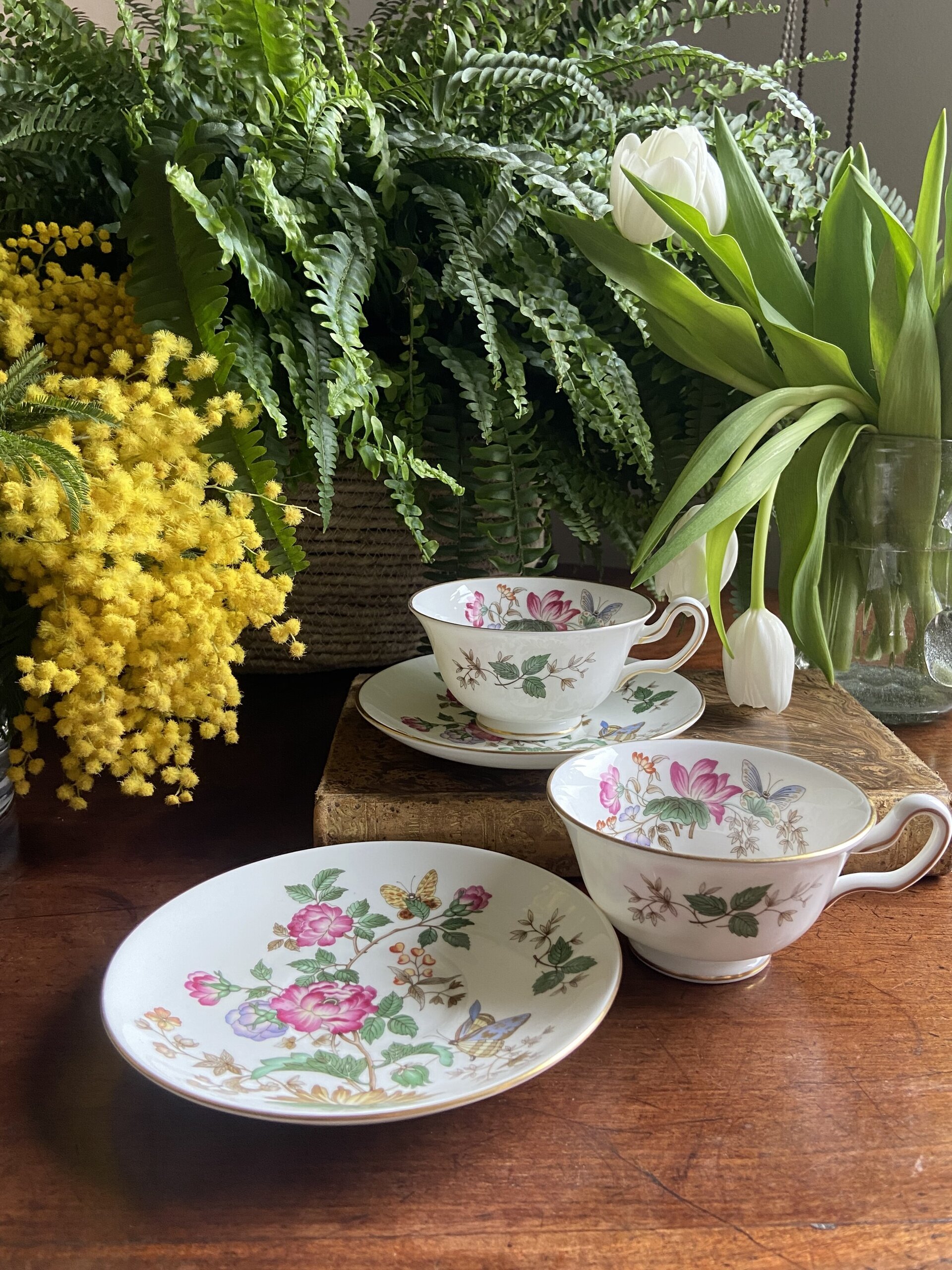 Pareja de tazas de té en porcelana inglesa "Wedgwood" - 5