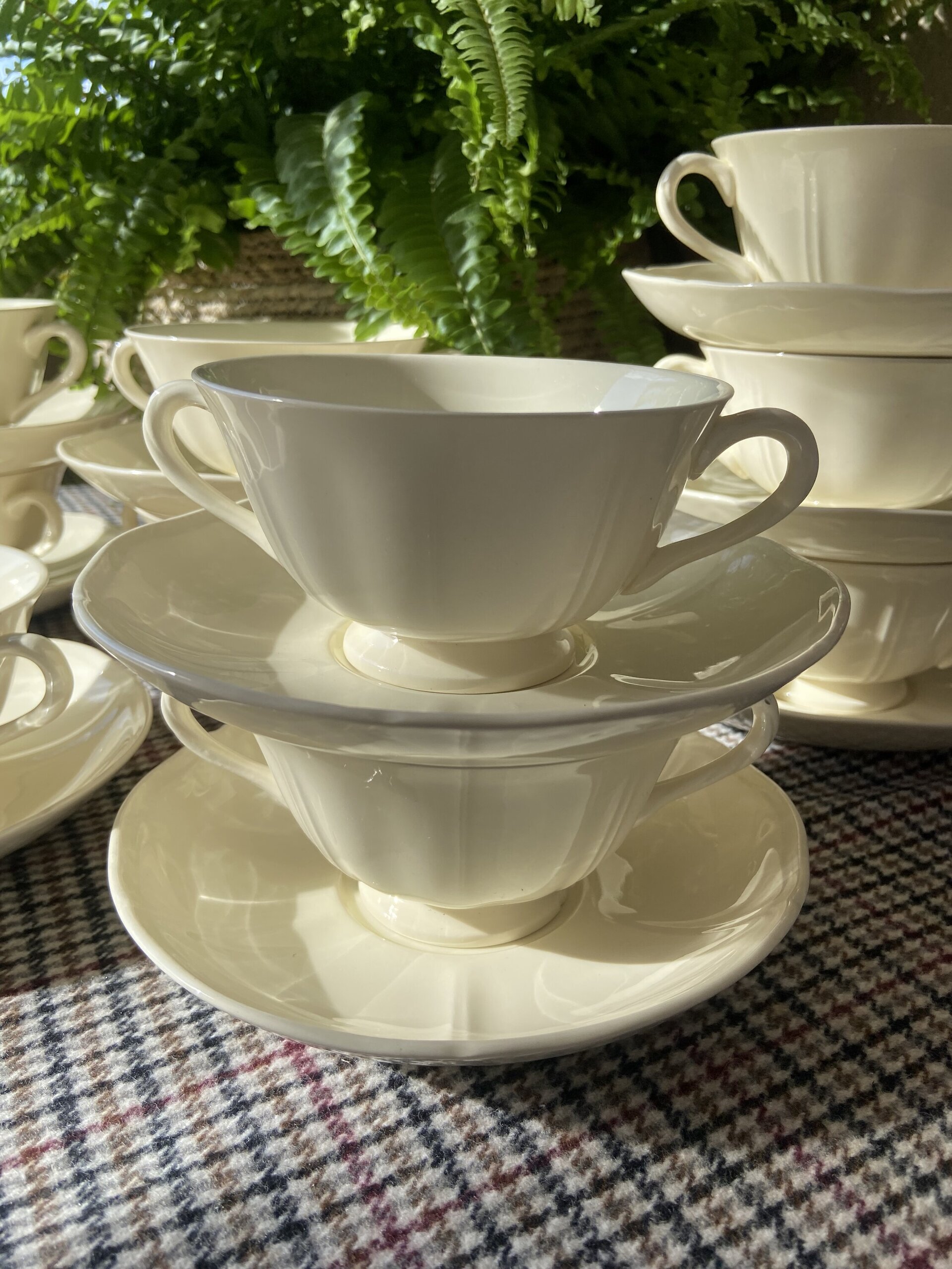 10 tazas de consomé inglesas "Wedgwood". - 6