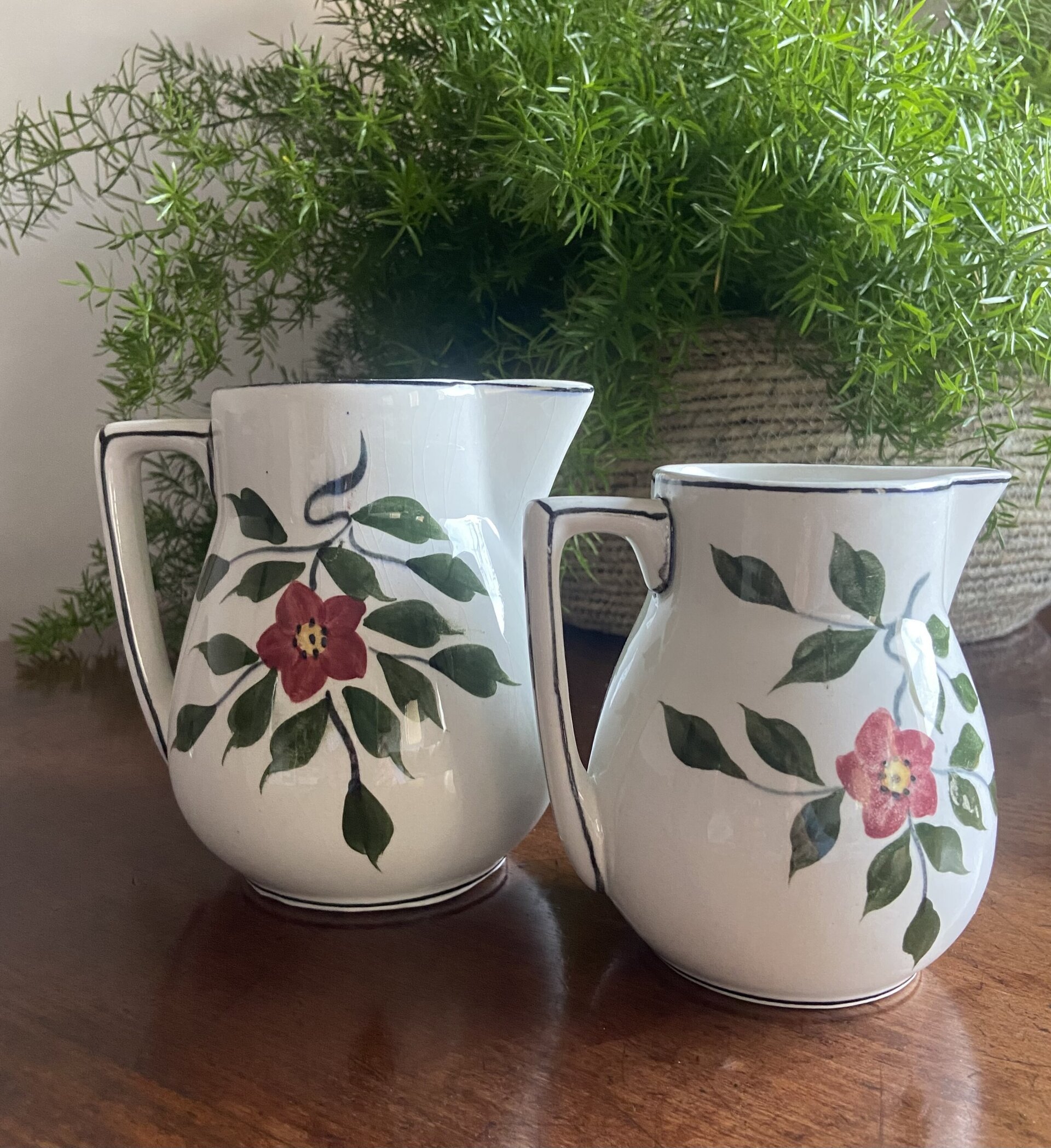 Jarras en loza "Pickman S.A." La Cartuja de Sevilla. - 3