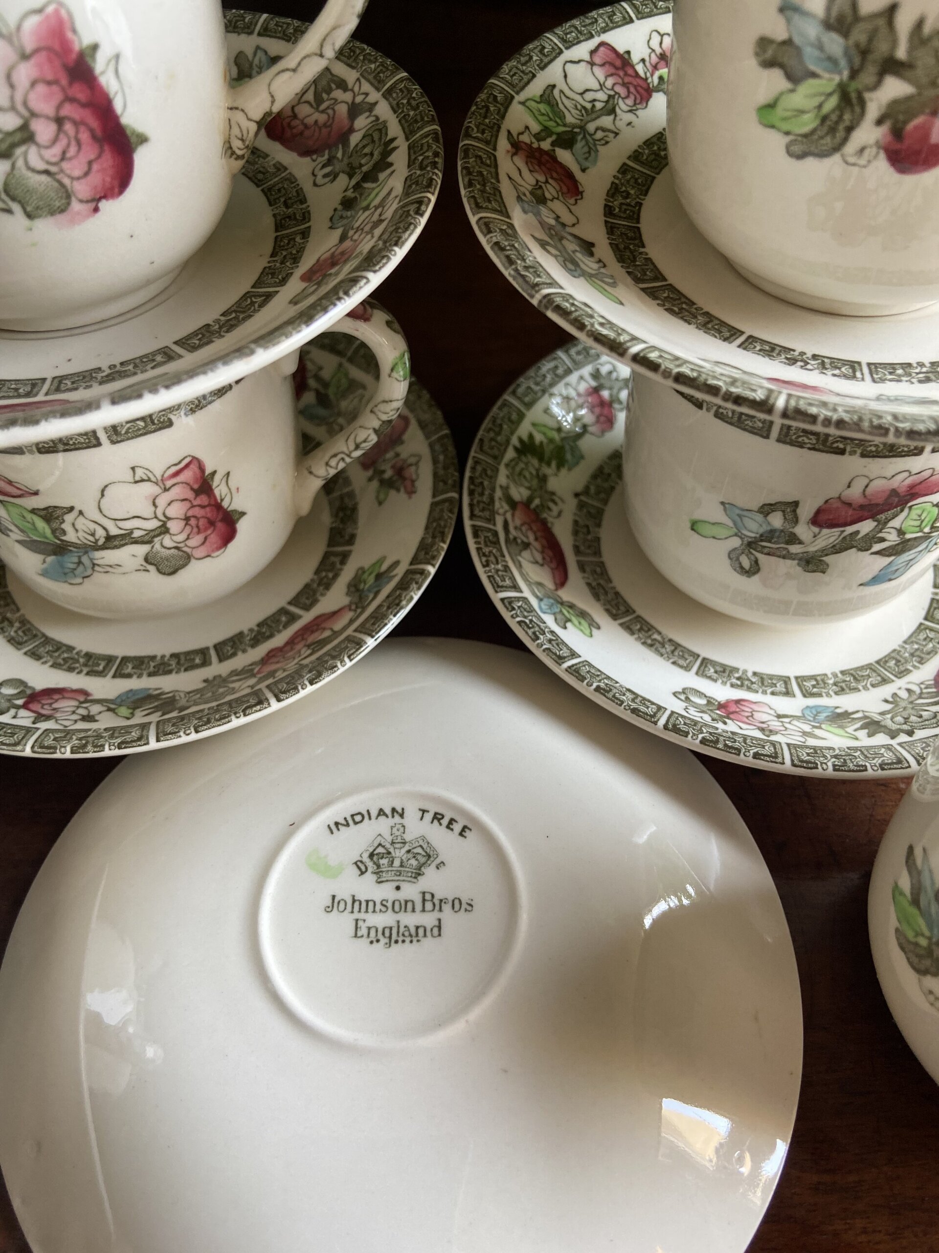 6 tazas de café y bol azucarero en loza inglesa "Johnson Bros" - 6