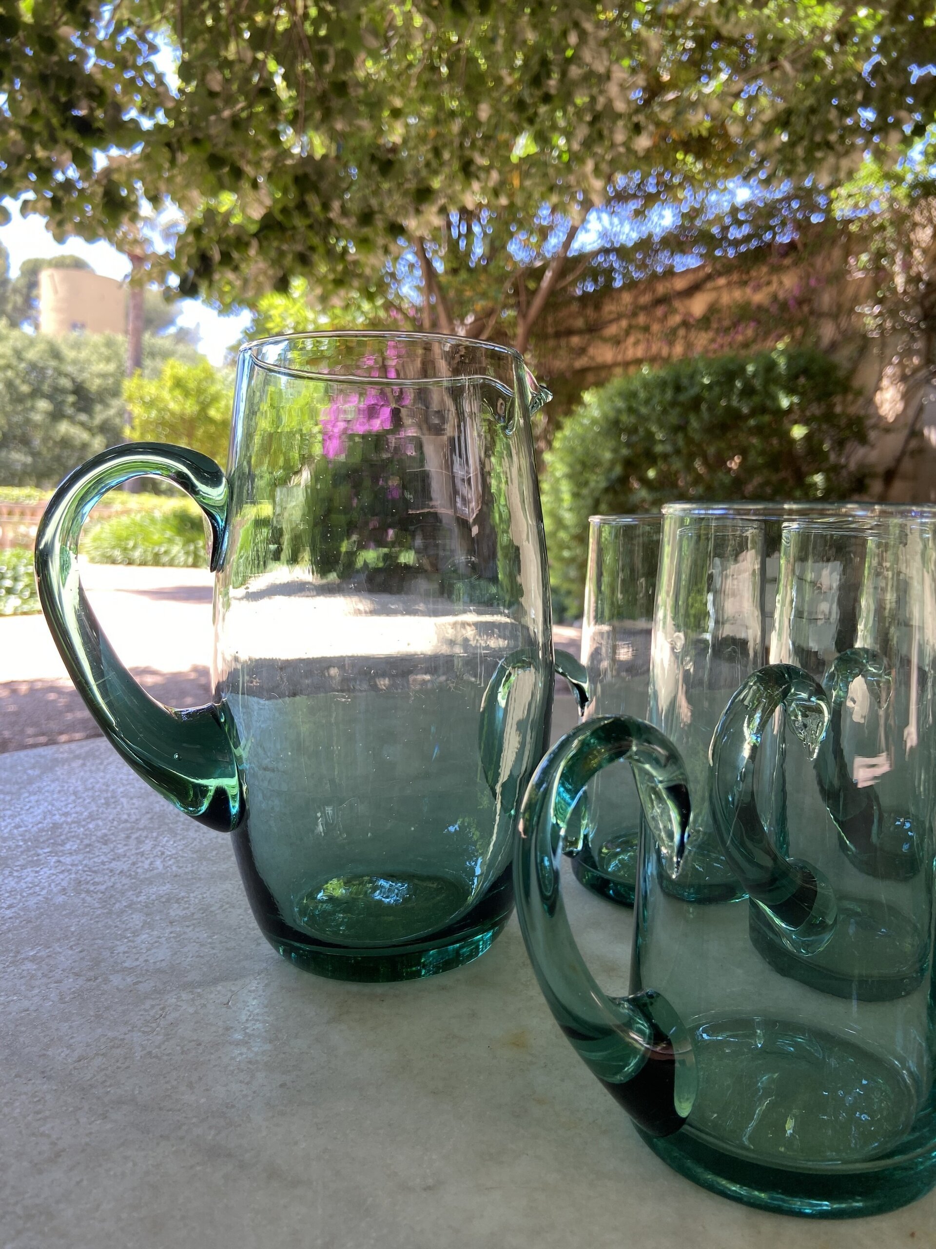 Jarra y 6 vasos en vidrio soplado. - 3