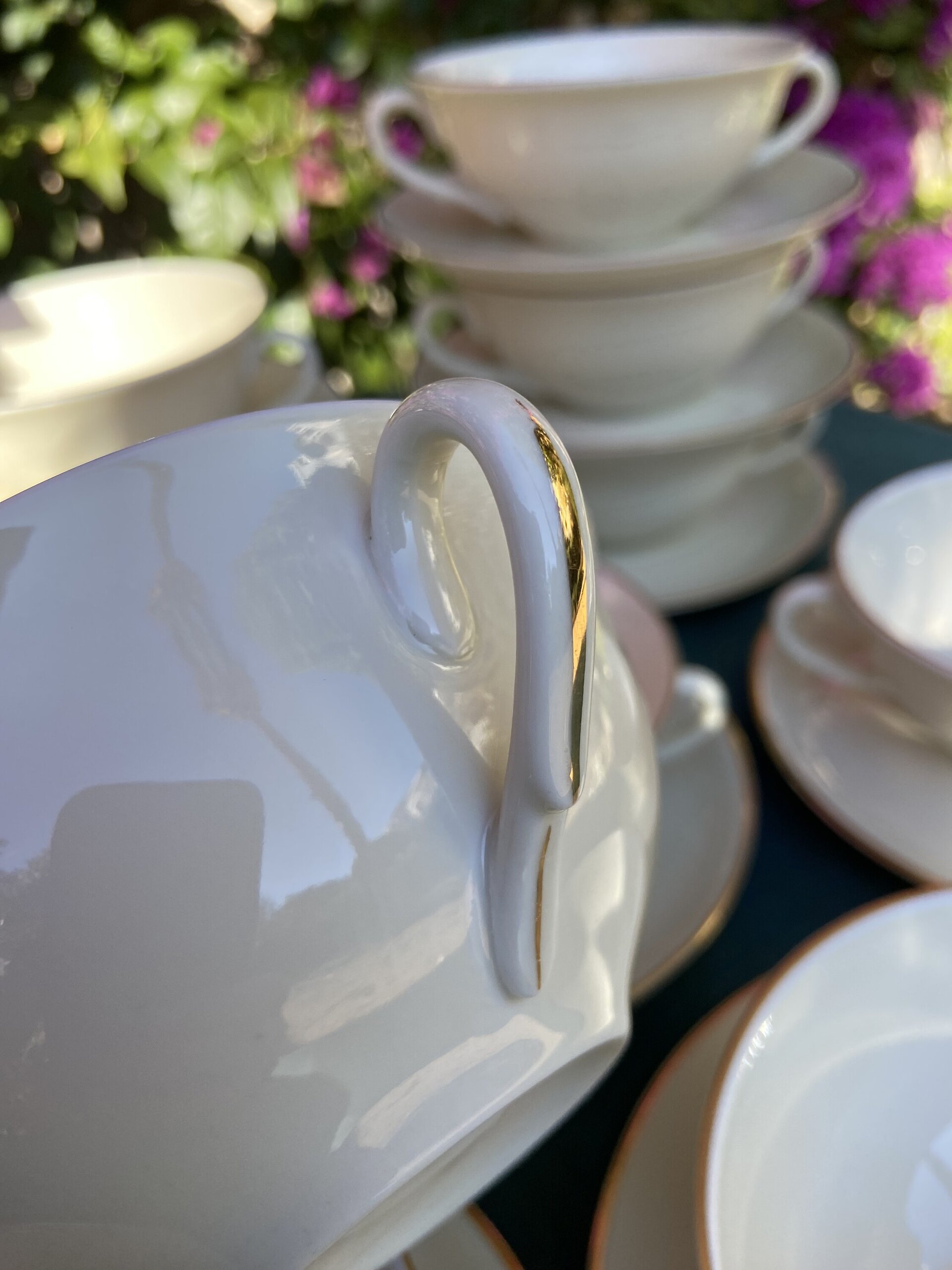 11 tazas de consomé en porcelana "Bidasoa". - 2