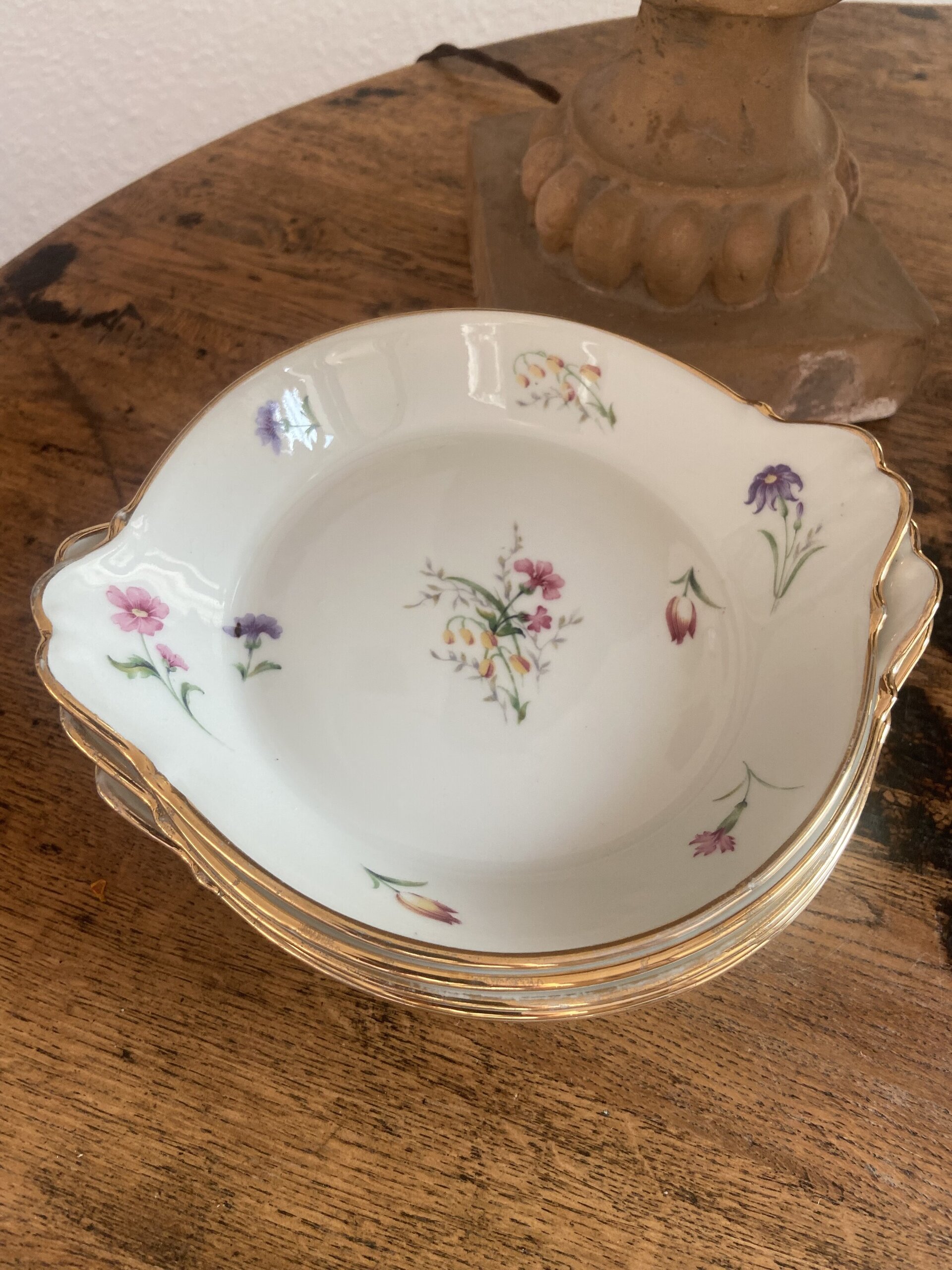 5 fuentes redondas individuales en porcelana "Aluminite Frugiere" de Limoges. - 4