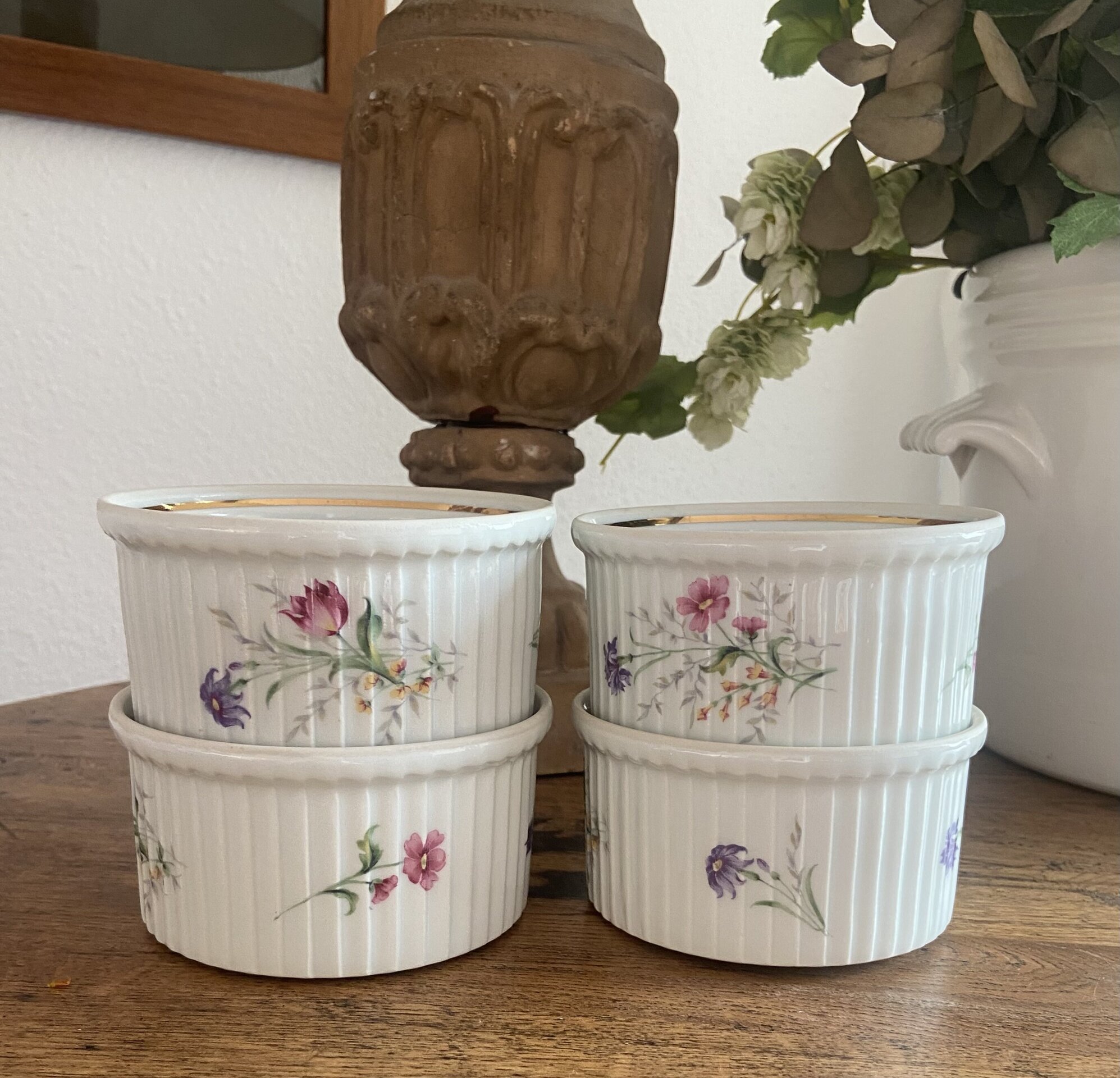 4 boles en porcelana francesa "Aluminite Frugiere" de Limoges. - 2
