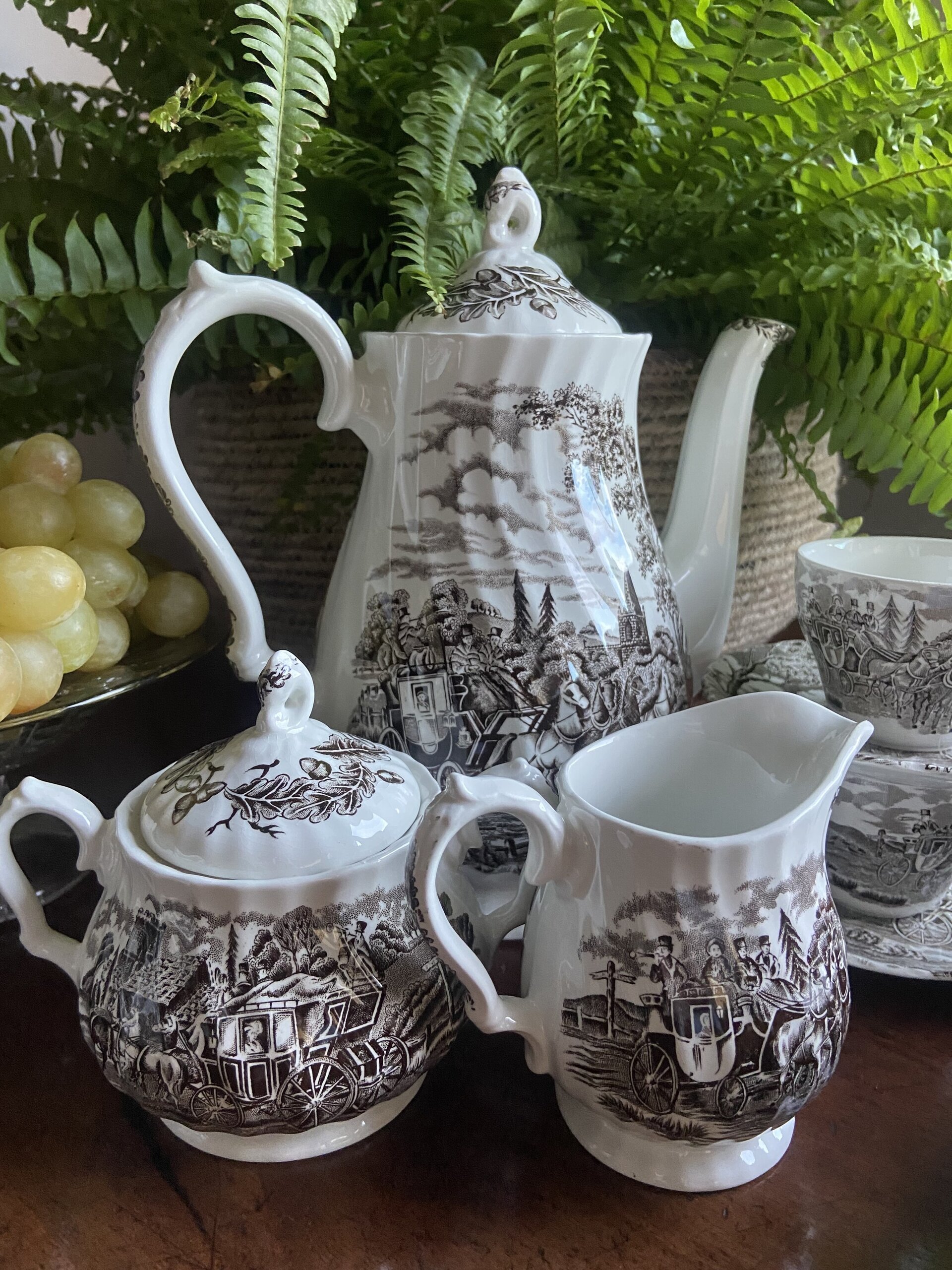 Juego café en loza inglesa "Myott" (mod. Royal Mail). - 2