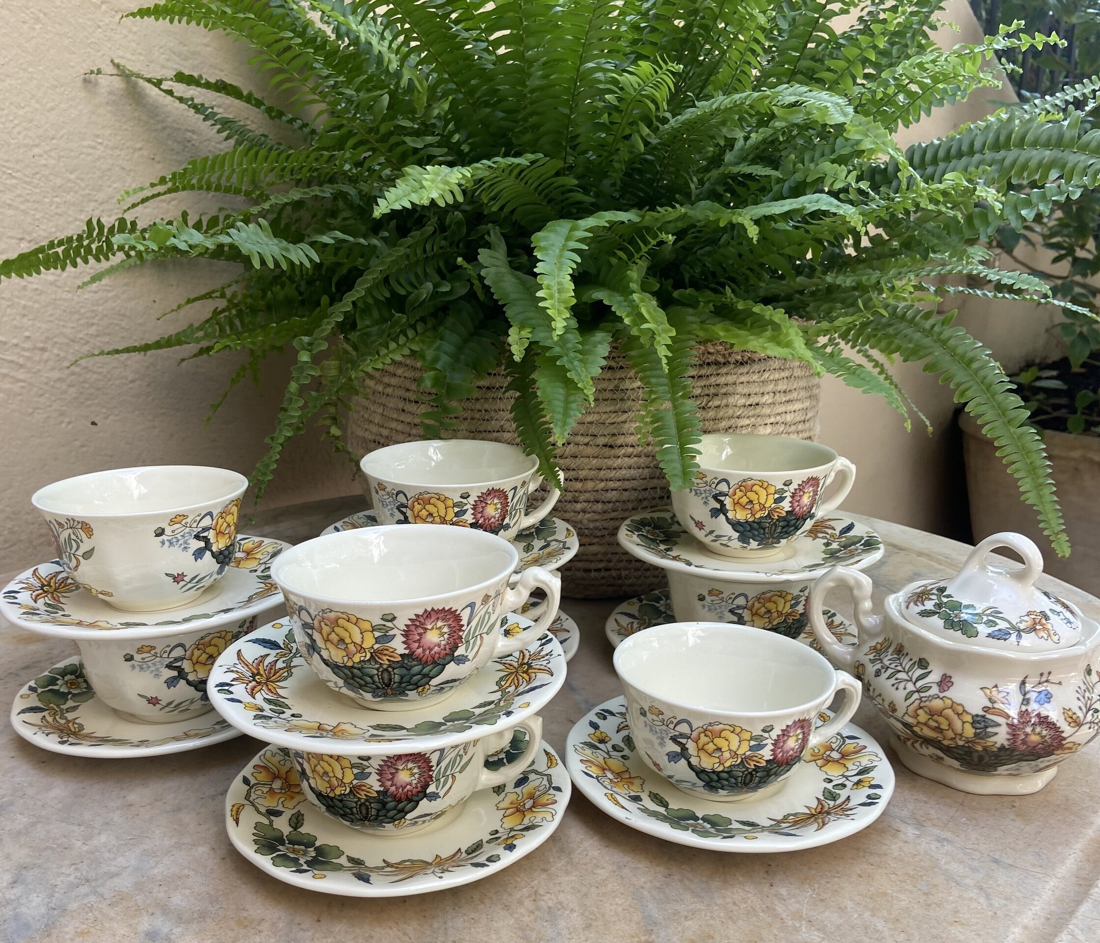 9 tazas de té y azucarero "La Cartuja de Sevilla" Pickman S.A. (mod. Bellavista) - 2