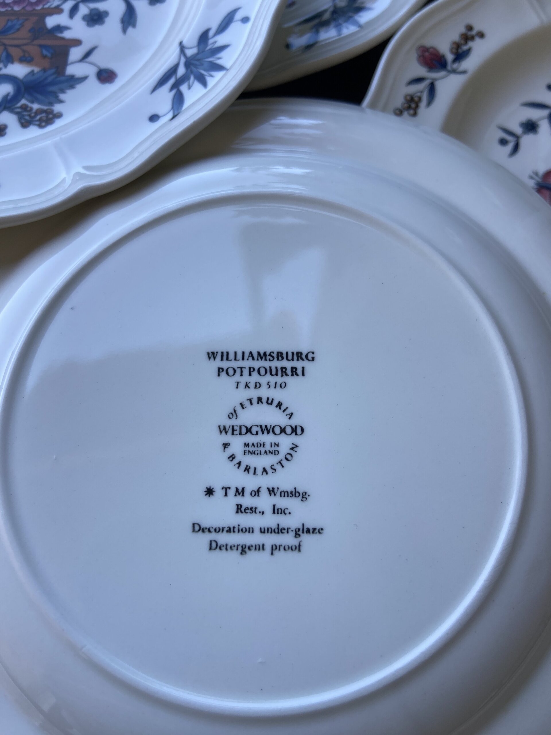 7 platos merienda en loza inglesa "Wedwood". - 6