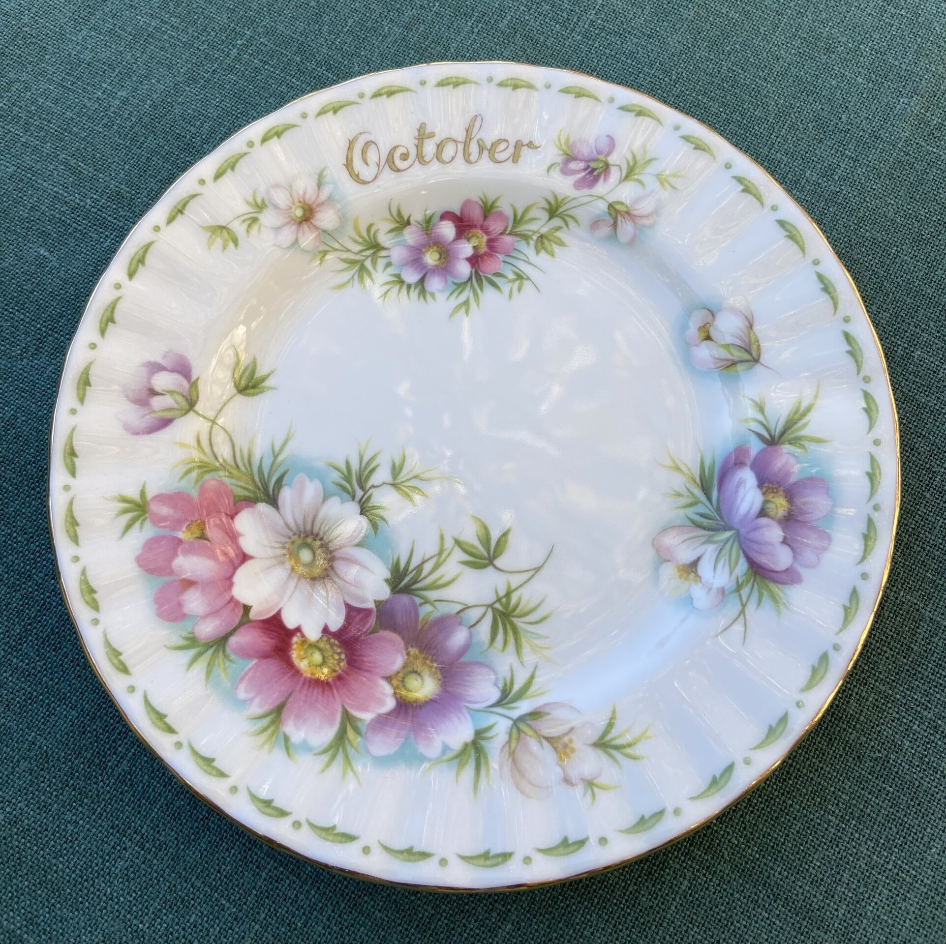 Fuente redonda y 12 platos de merienda en porcelana Bone China "Royal Albert" - 15