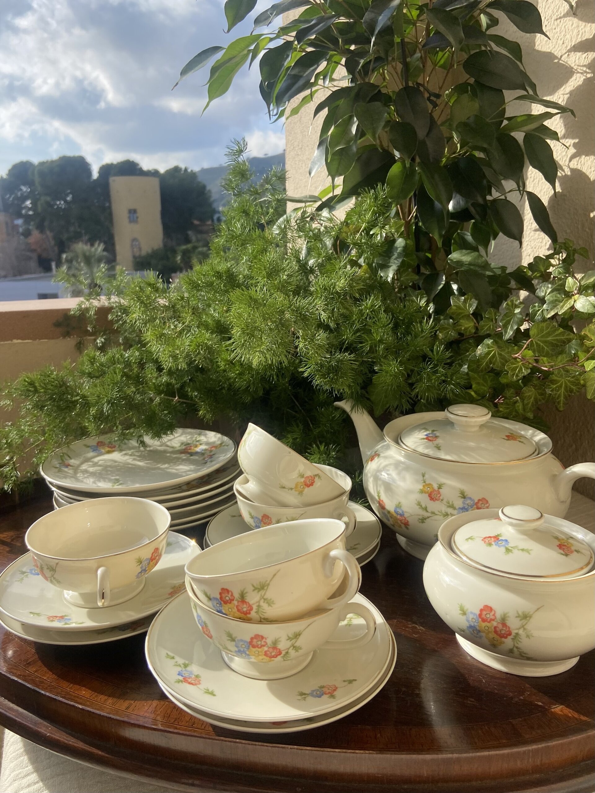 Juego de té y 6 platos de merienda en porcelana suiza "Langenthal" - 4