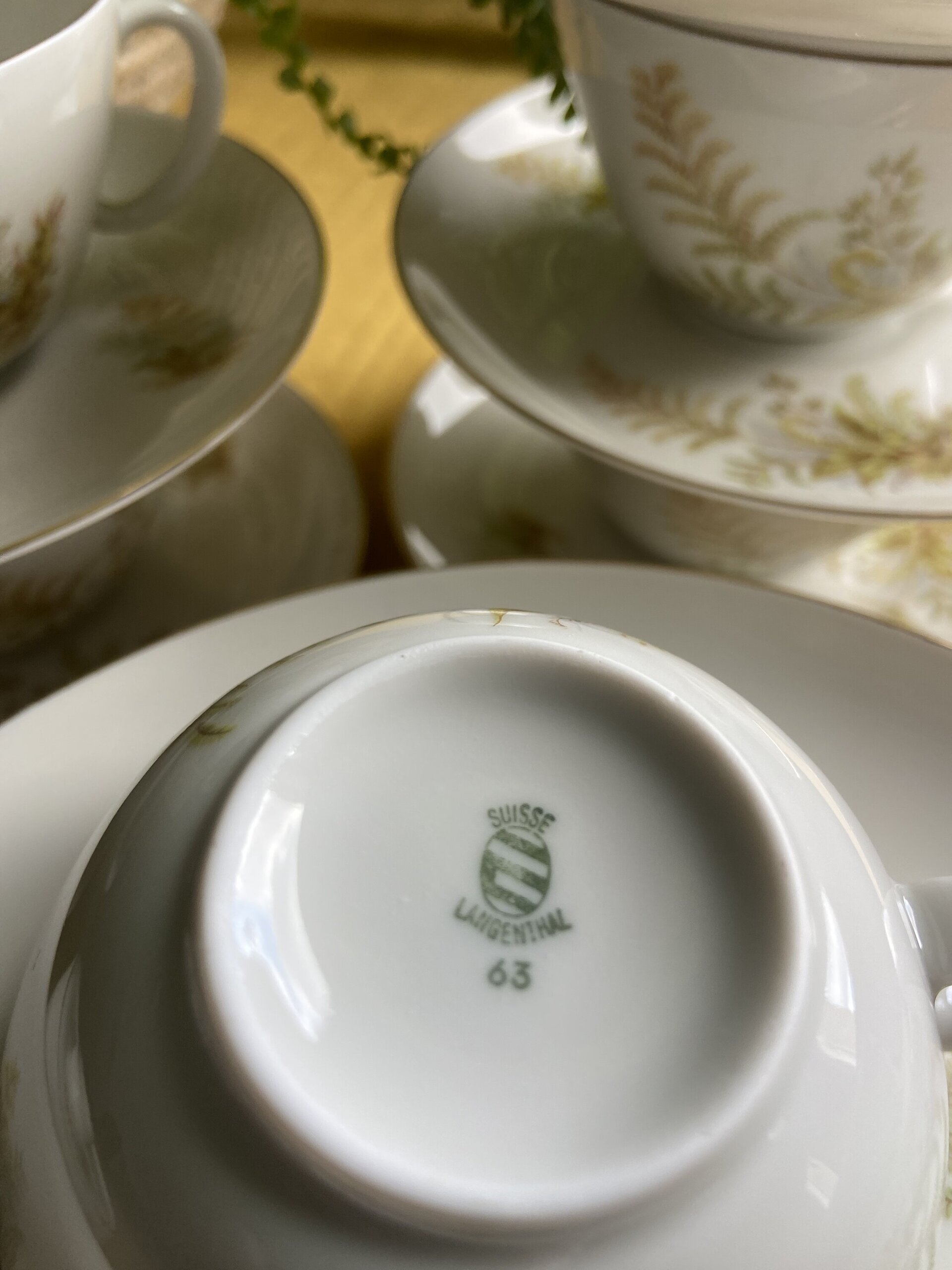 5 tazas de té/desayuno y 6 platos de merienda en porcelana suiza "Langenthal" - 12